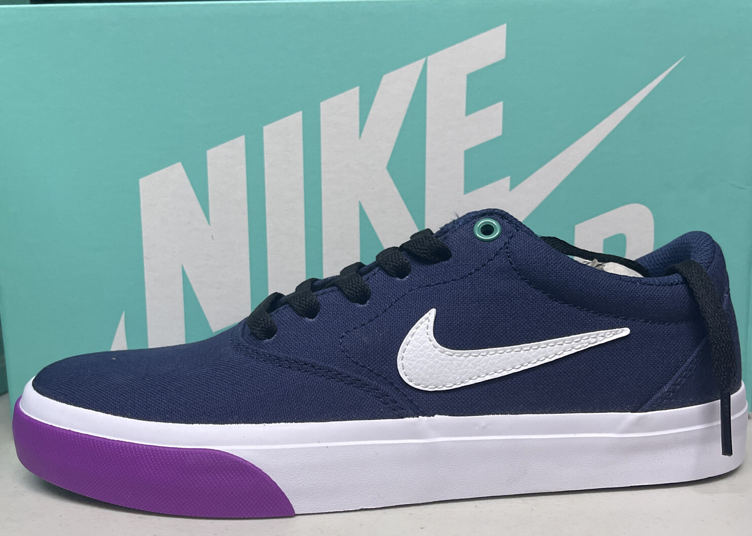Nike SB Charge Canvas Sneakers Women's NIB Size 8.5 Mid Navy/White CS6279 403