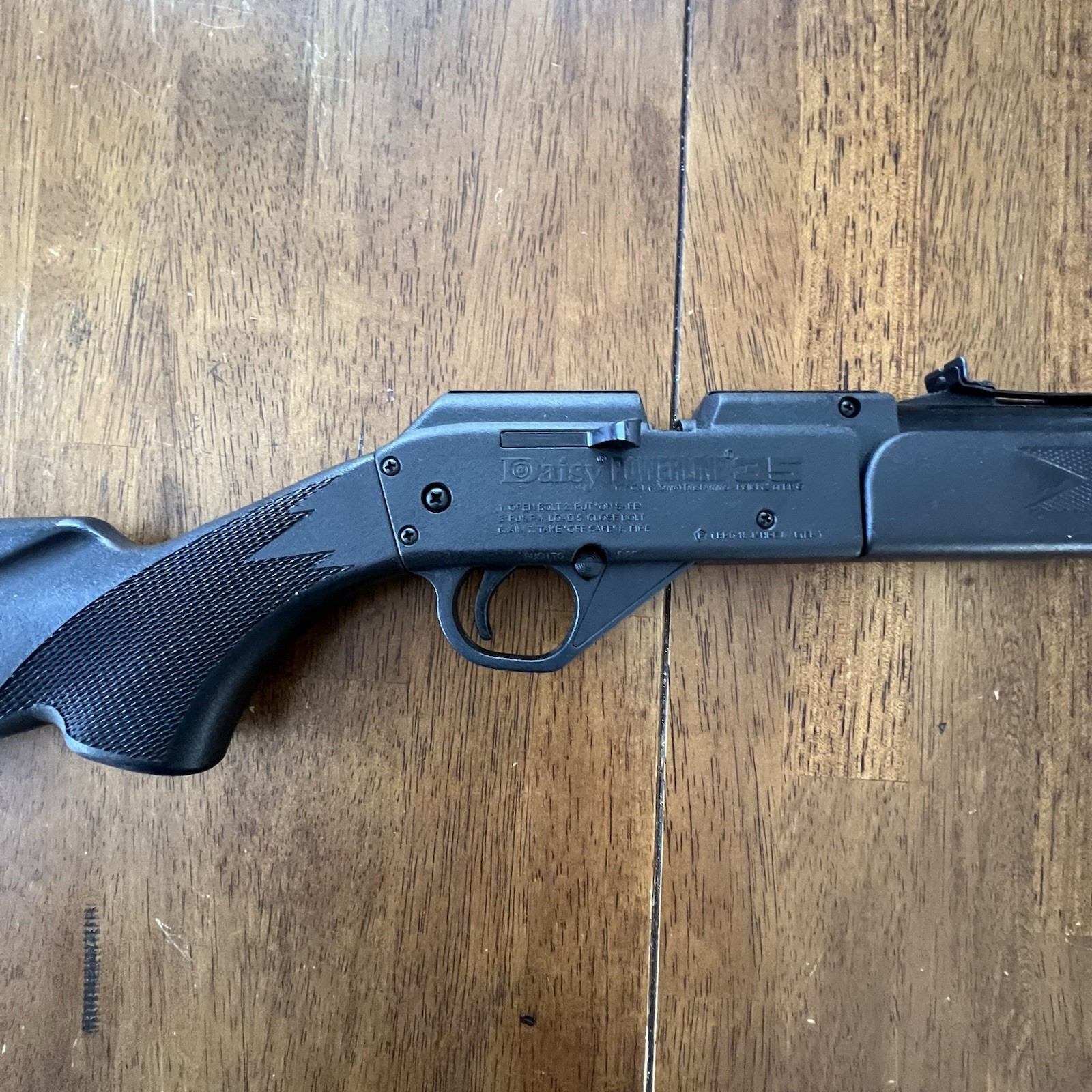 Daisy Powerline Model 35 Multi-Pump Pneumatic BB / Pellet Rifle with bb's !