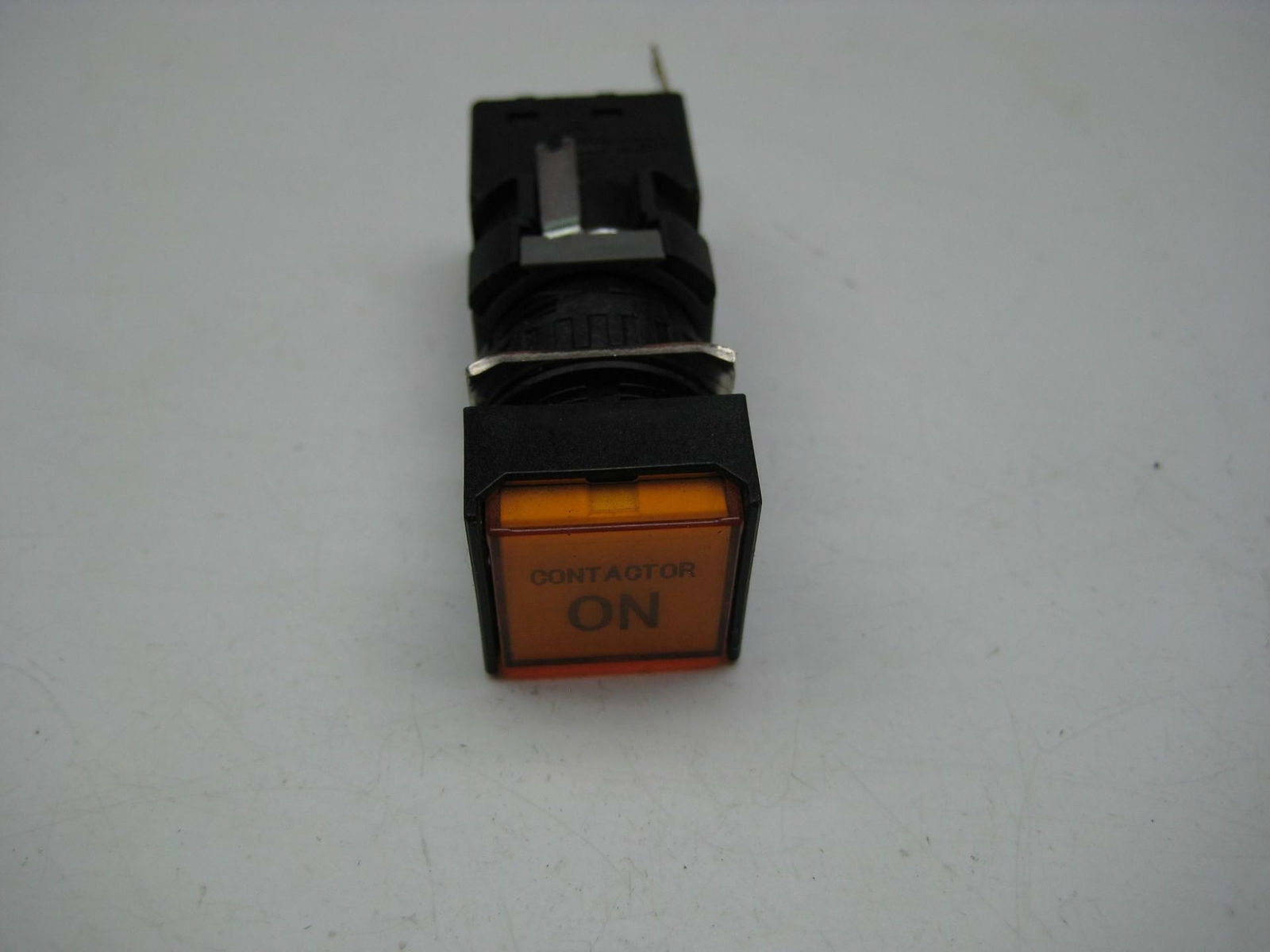 IDEC LA-T00 PUSHBUTTON AMBER ON NSNP