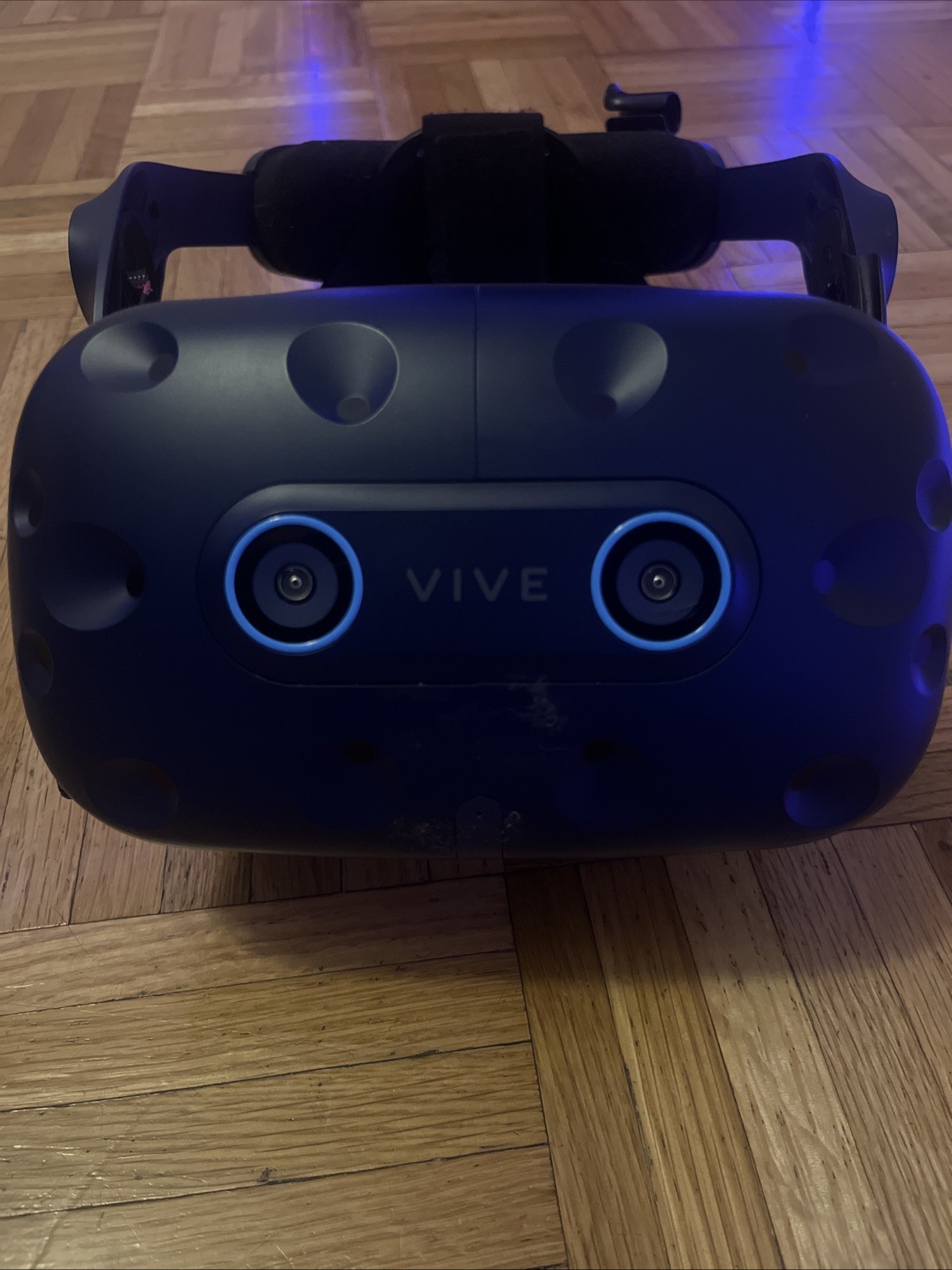 HTC Vive Pro Eye VR Headset FOR PARTS - READ DESCRIPTION