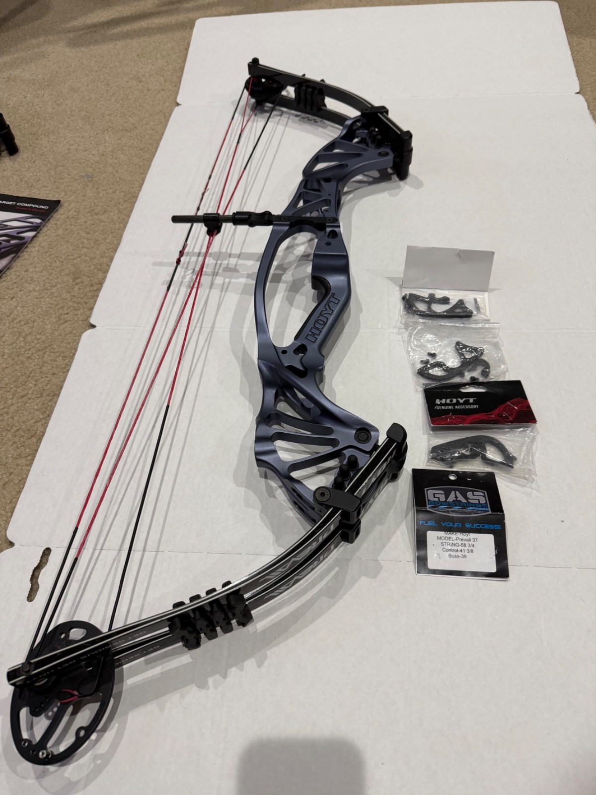 Hoyt Prevail RH Blue Target Compound Bow 37 - RH SVX Cam 3A, 3B, 3C  28-29" draw