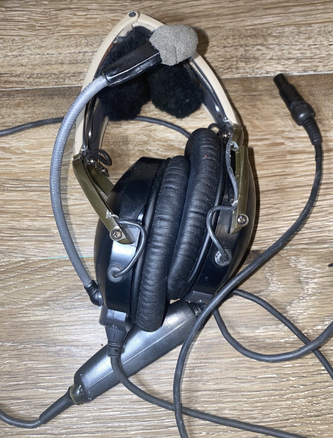 Bose X Aviation A10 6 Pin Plug Headset AHX-04 NEEDS REPAIR - PARTS