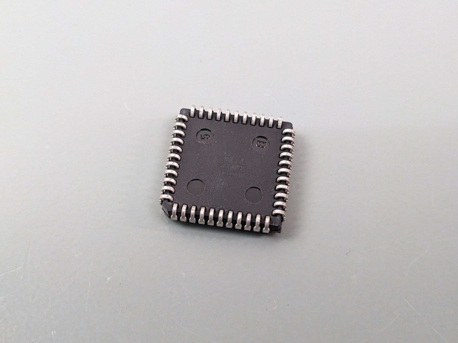 (2) Siemens SAB82526N HDLC Serial Communication Controller ICs, PLCC