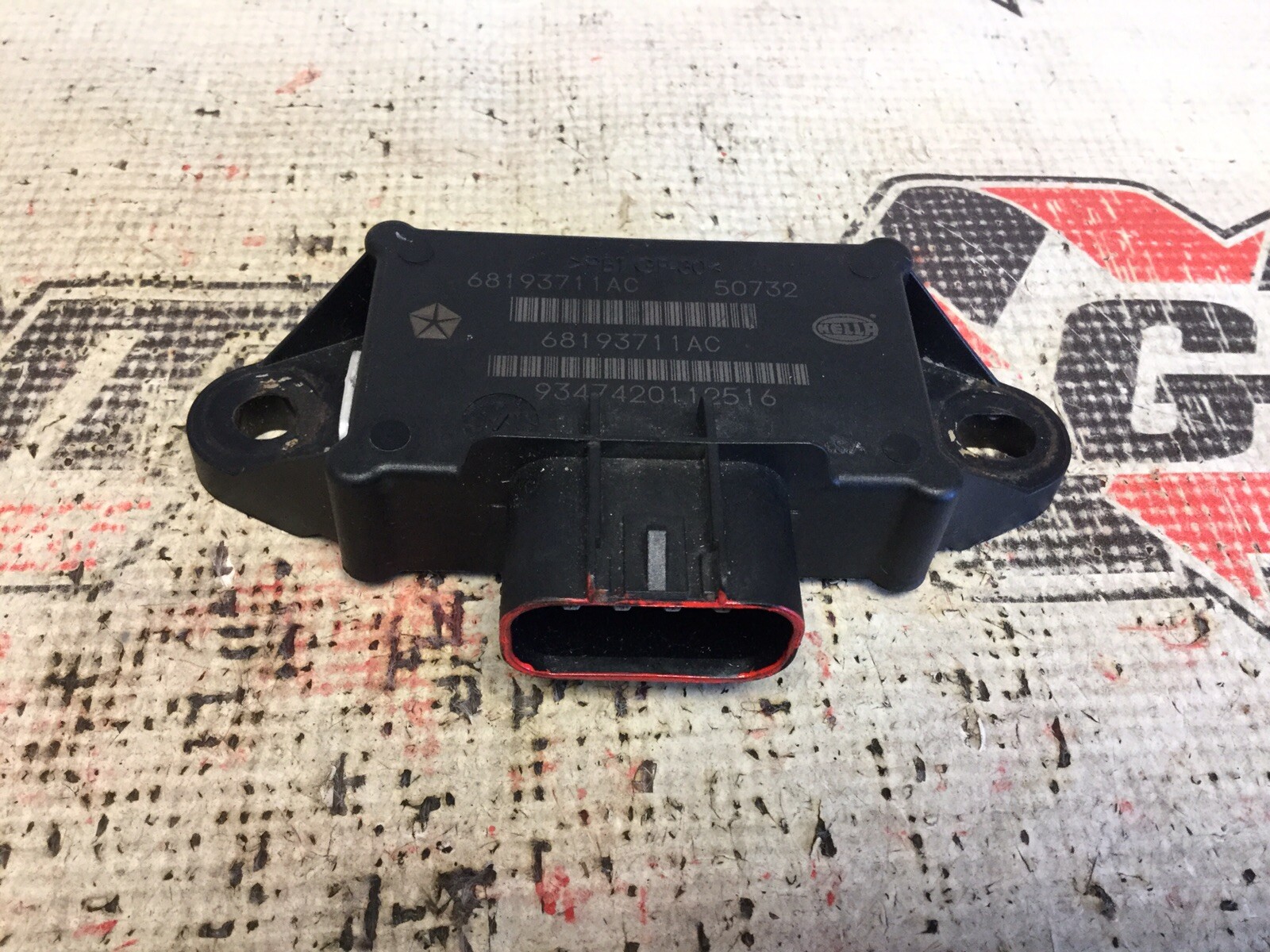 17 CHRYSLER PACIFICA FUEL PUMP CONTROL MODULE 68193711AC