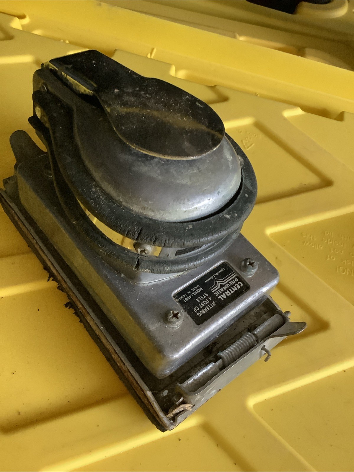 Central Pneumatic Jitterbug Air Sander Model 406