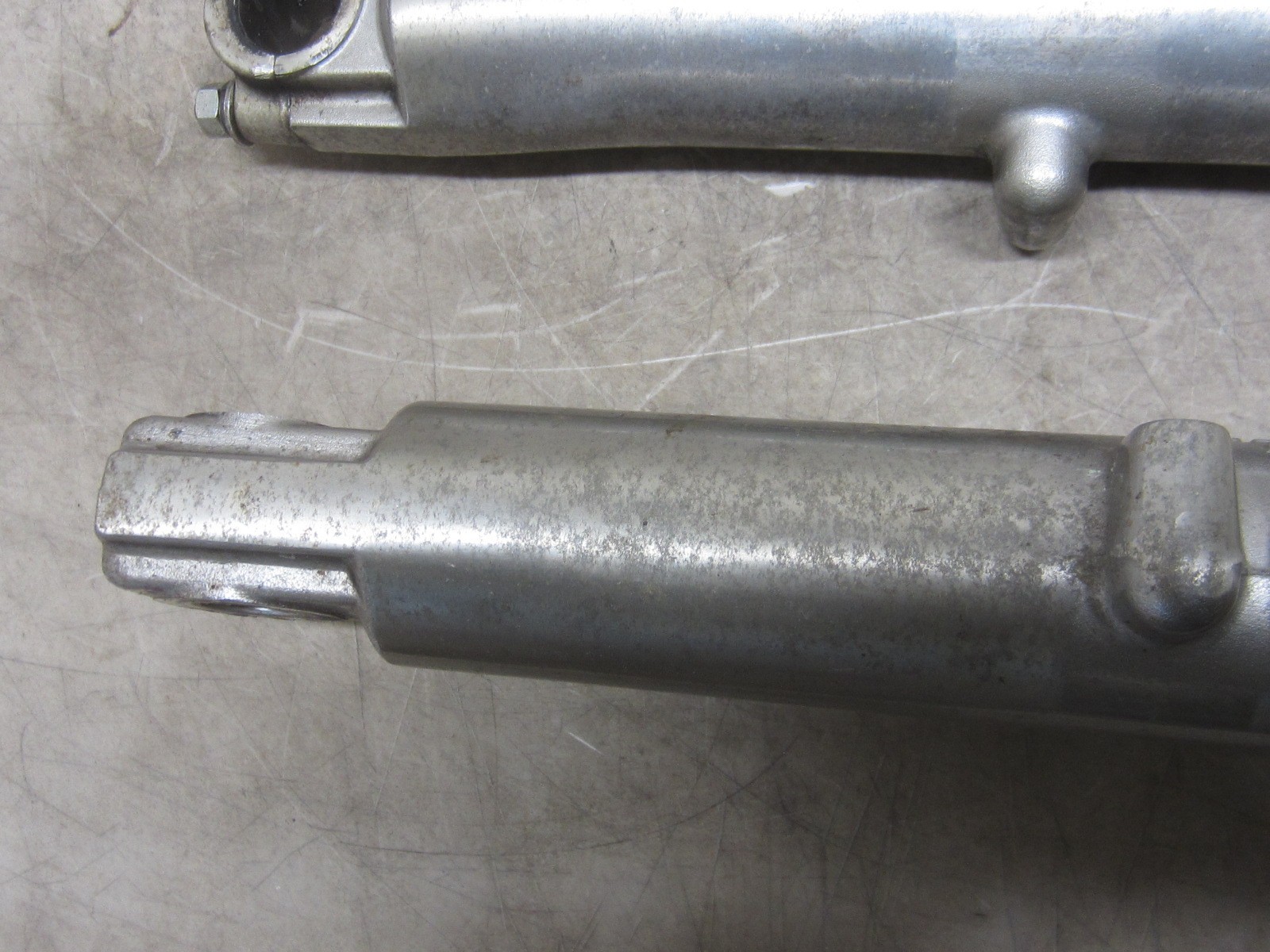 Harley '00-'13 Touring lower legs, 46498-00A, 46496-00A, good shape, used #4485