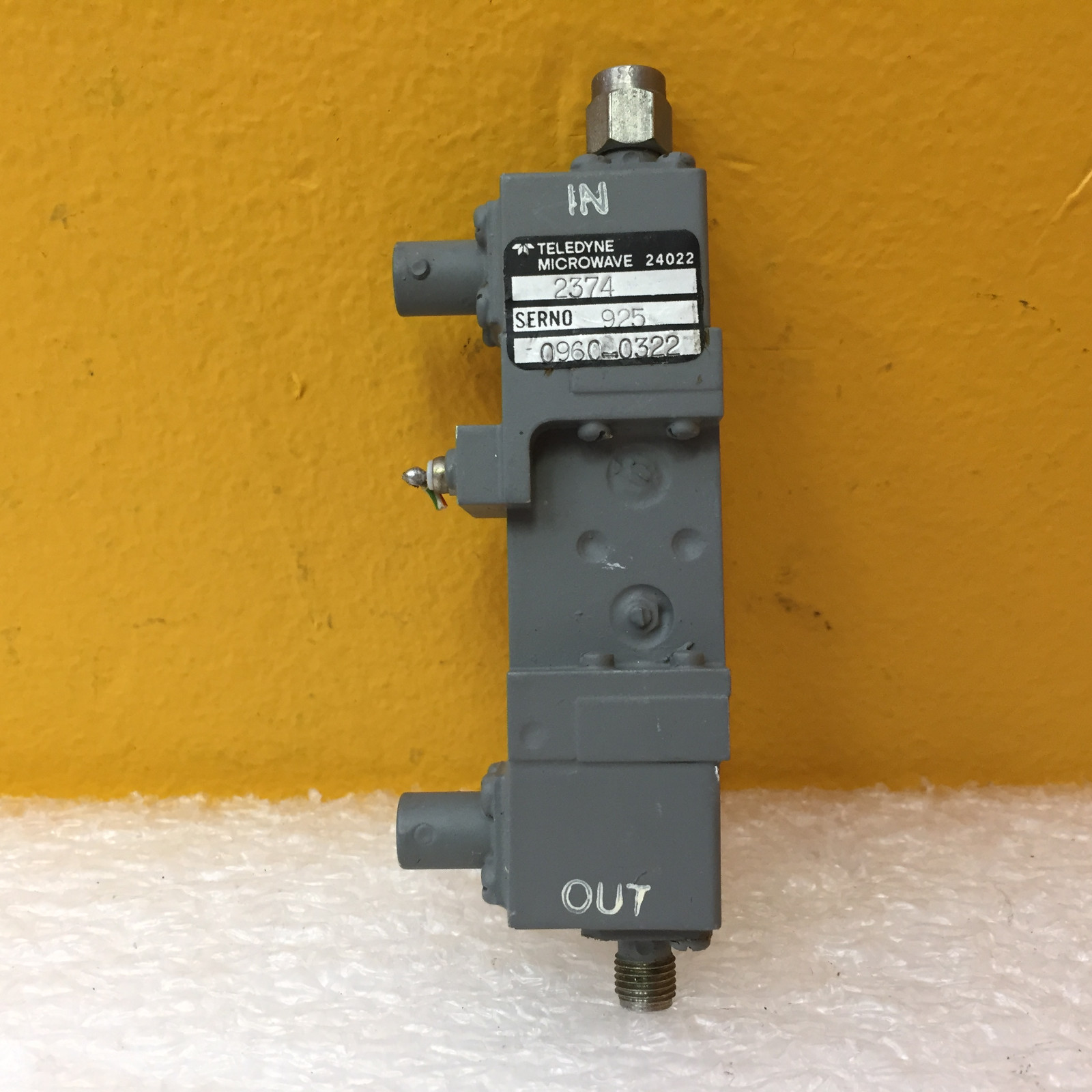 HP 0960-0322 / Teledyne 2374, 10 to 18 GHz, SMA (M-F), Isolator / Pin Attenuator