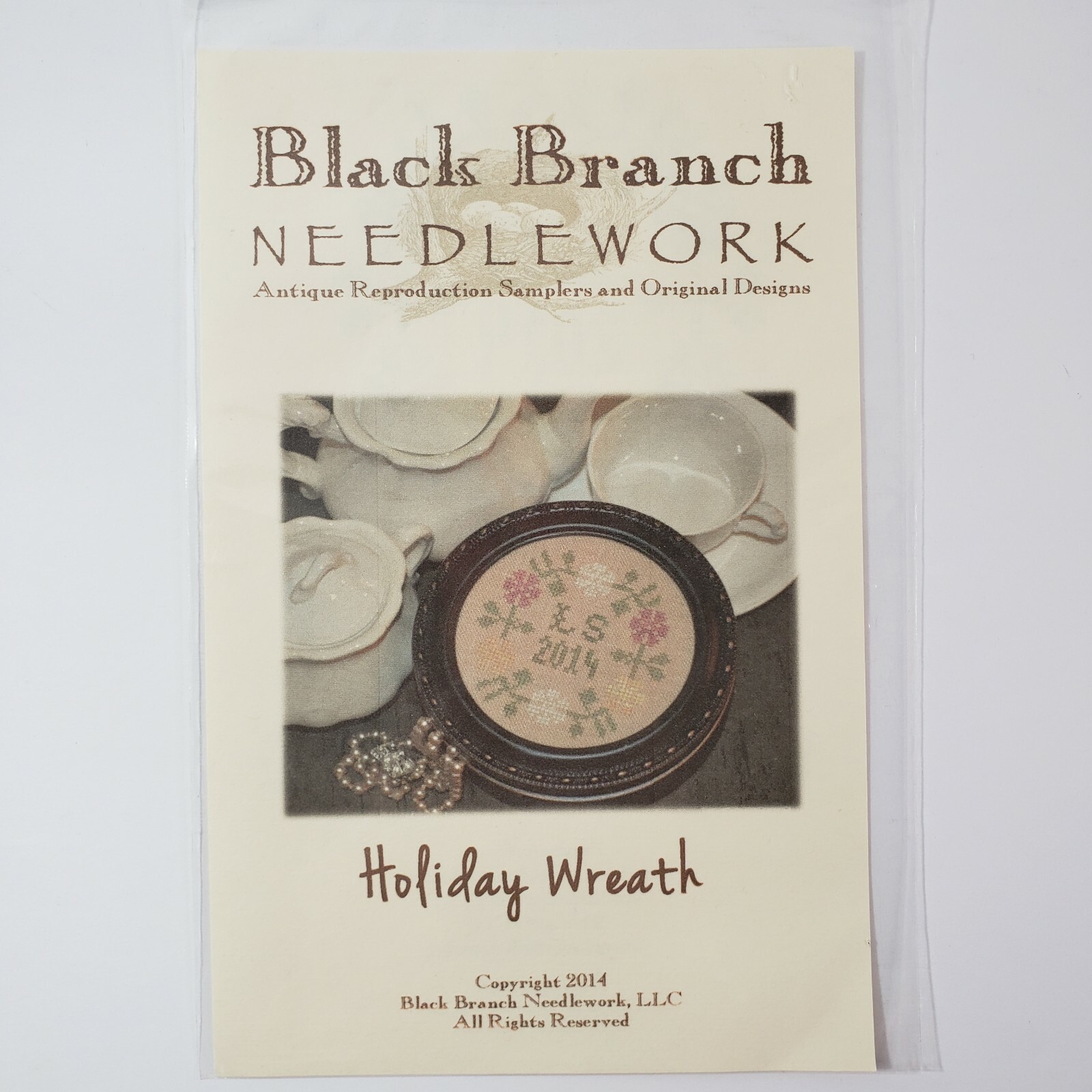 Black Branch Needlework Holiday Wreath Counted Cross Stitch Pattern Chart