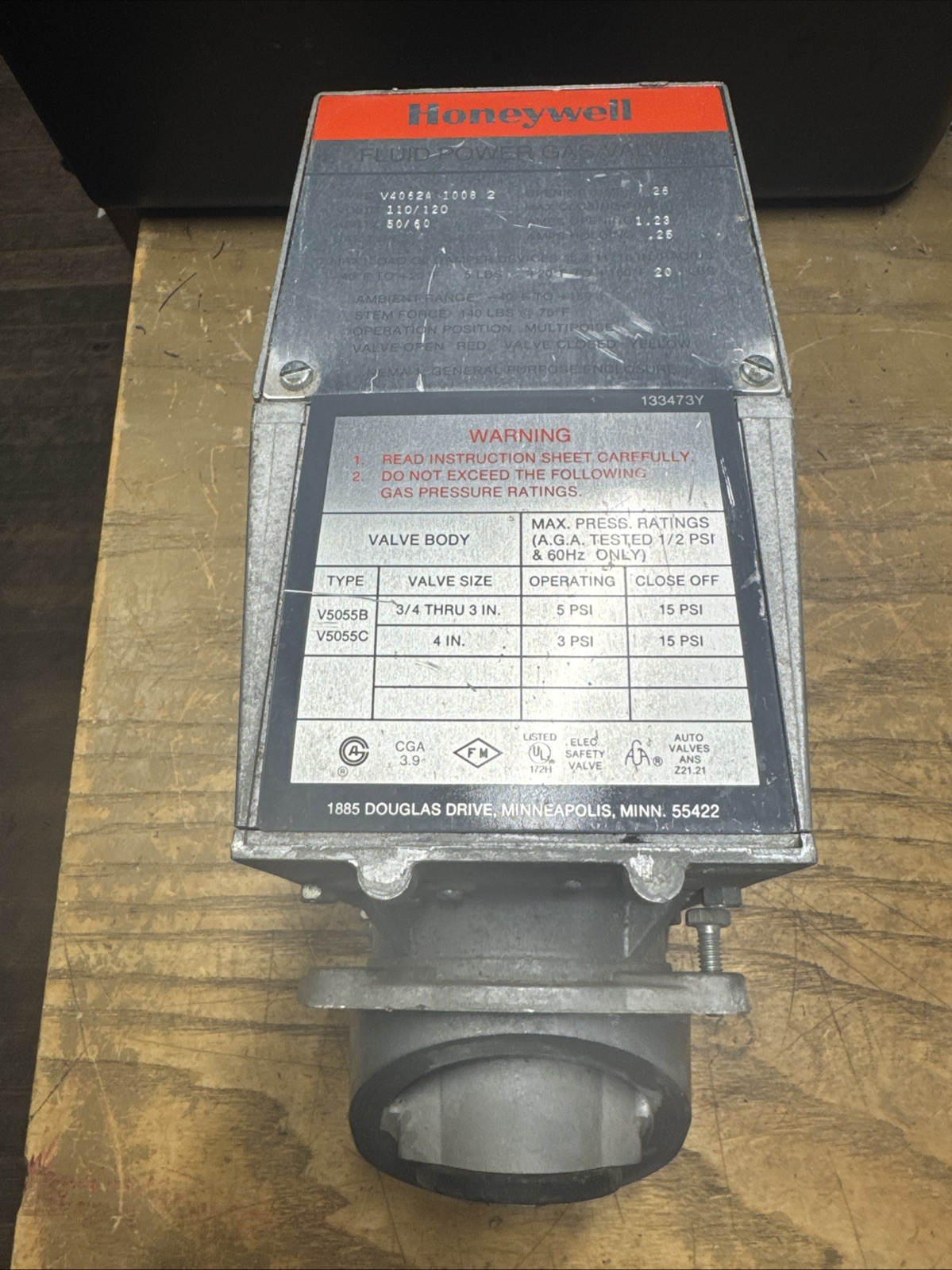 HONEYWELL V4062A 1008 HI-LO Fluid Gas Valve Power Actuator 110/120V 50/60Hz