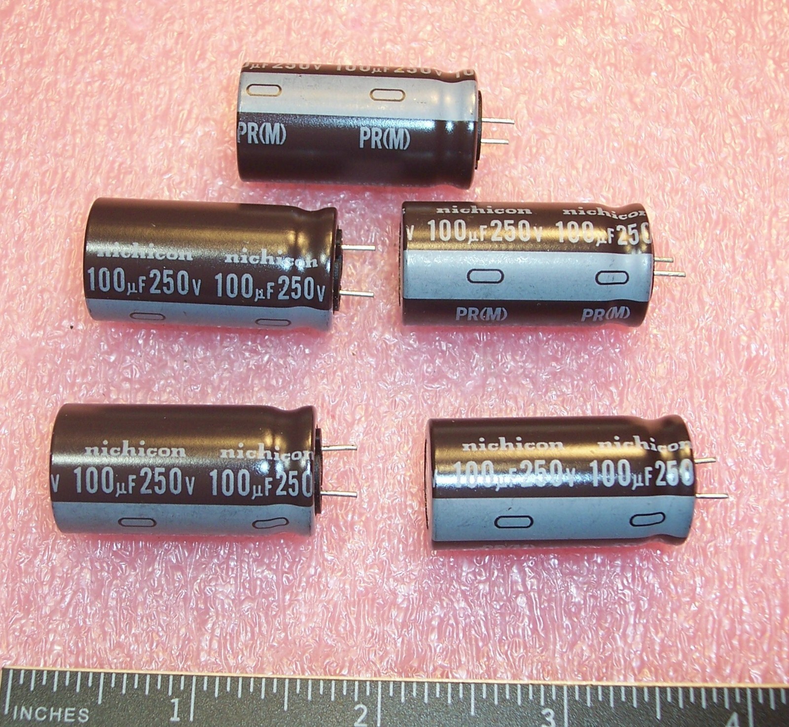 QTY (300) 100uf 250V 105' RADIAL ALUMINUM ELECTROLYTIC UPR2E101MHH1CA NICHICON