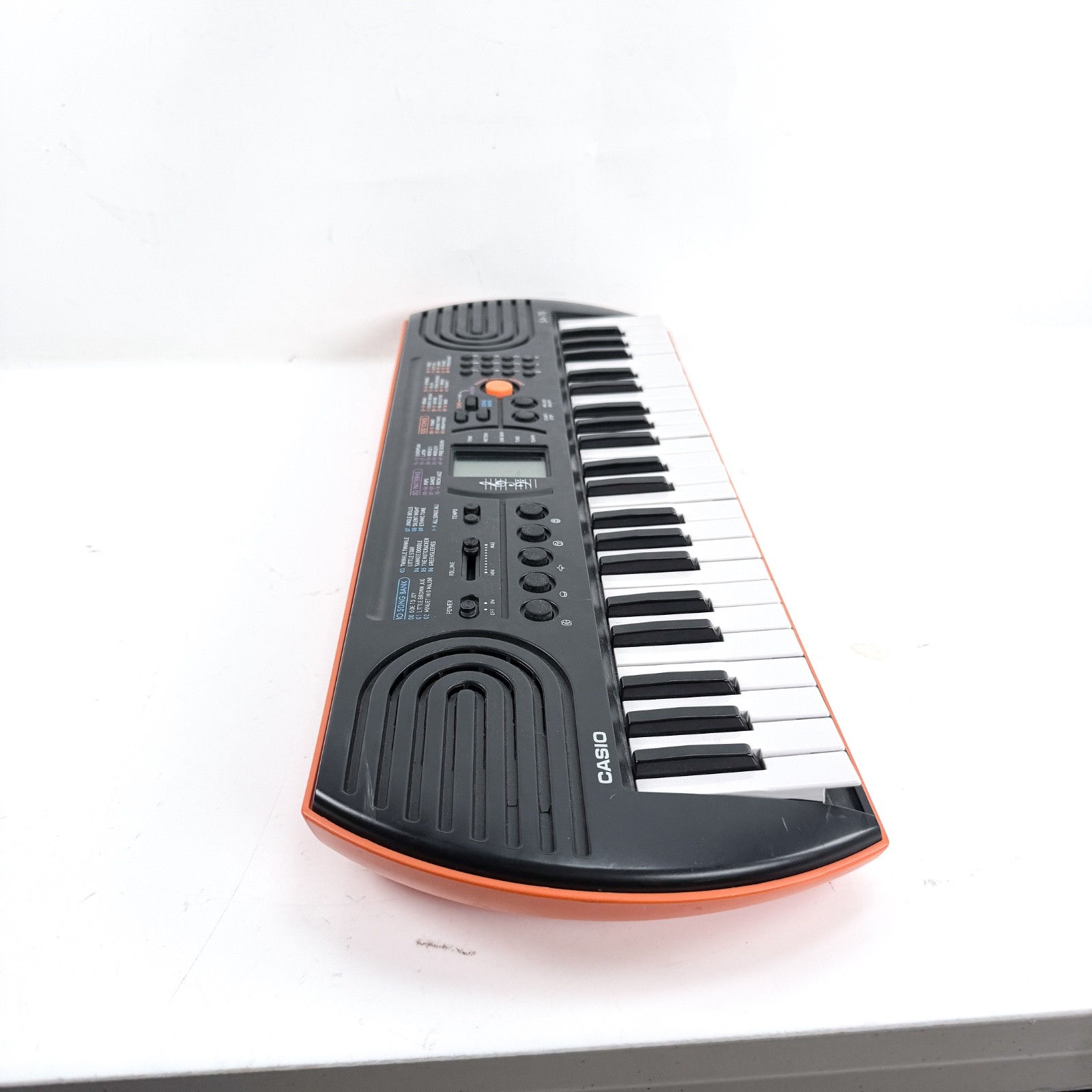 Casio SA-76 44-Key Mini Electronic Keyboard with 100 Tones 50 Rhythms - Works!