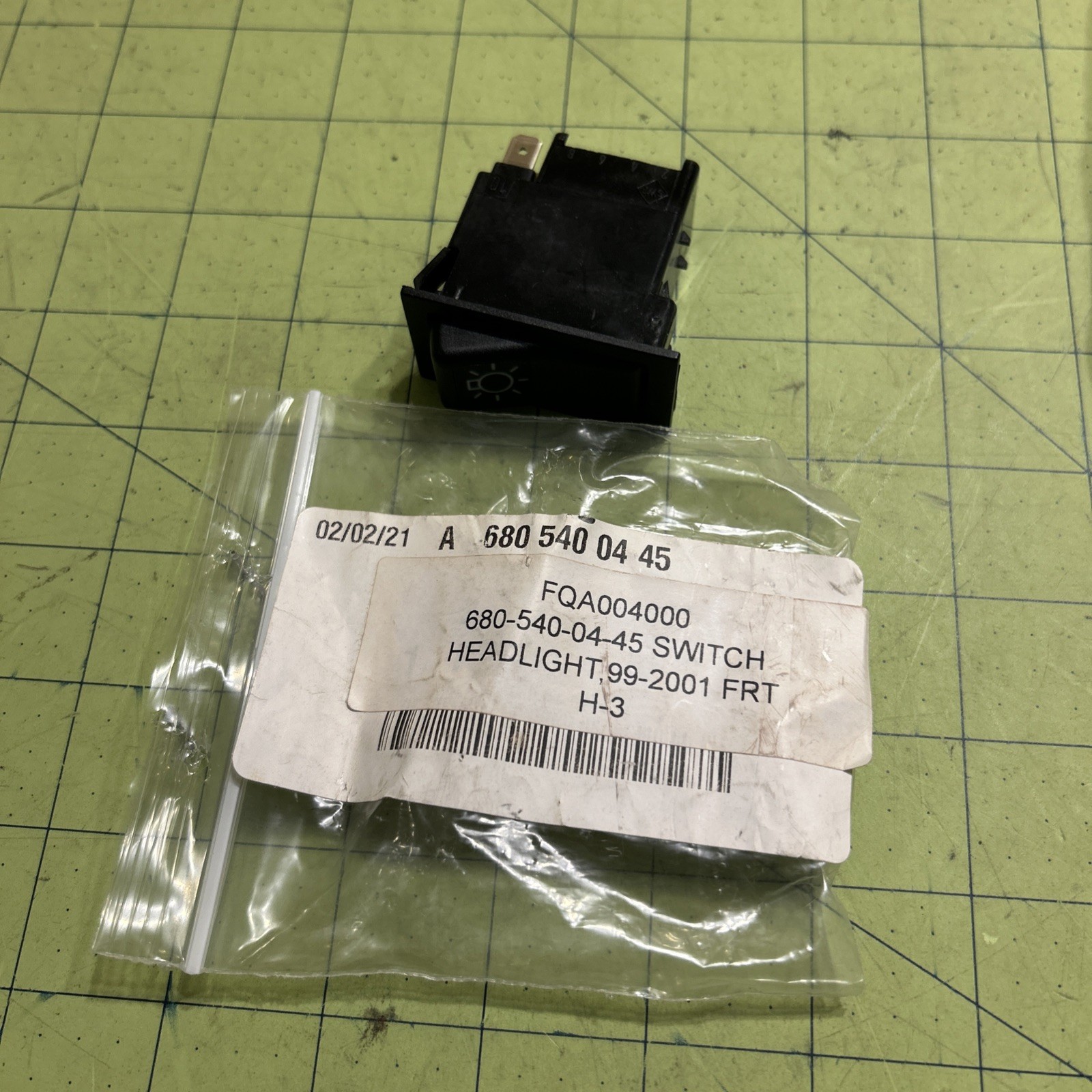 FREIGHTLINER SWITCH AS A 680 540 04 45, OEM Freightliner Part A 680 540 04 45