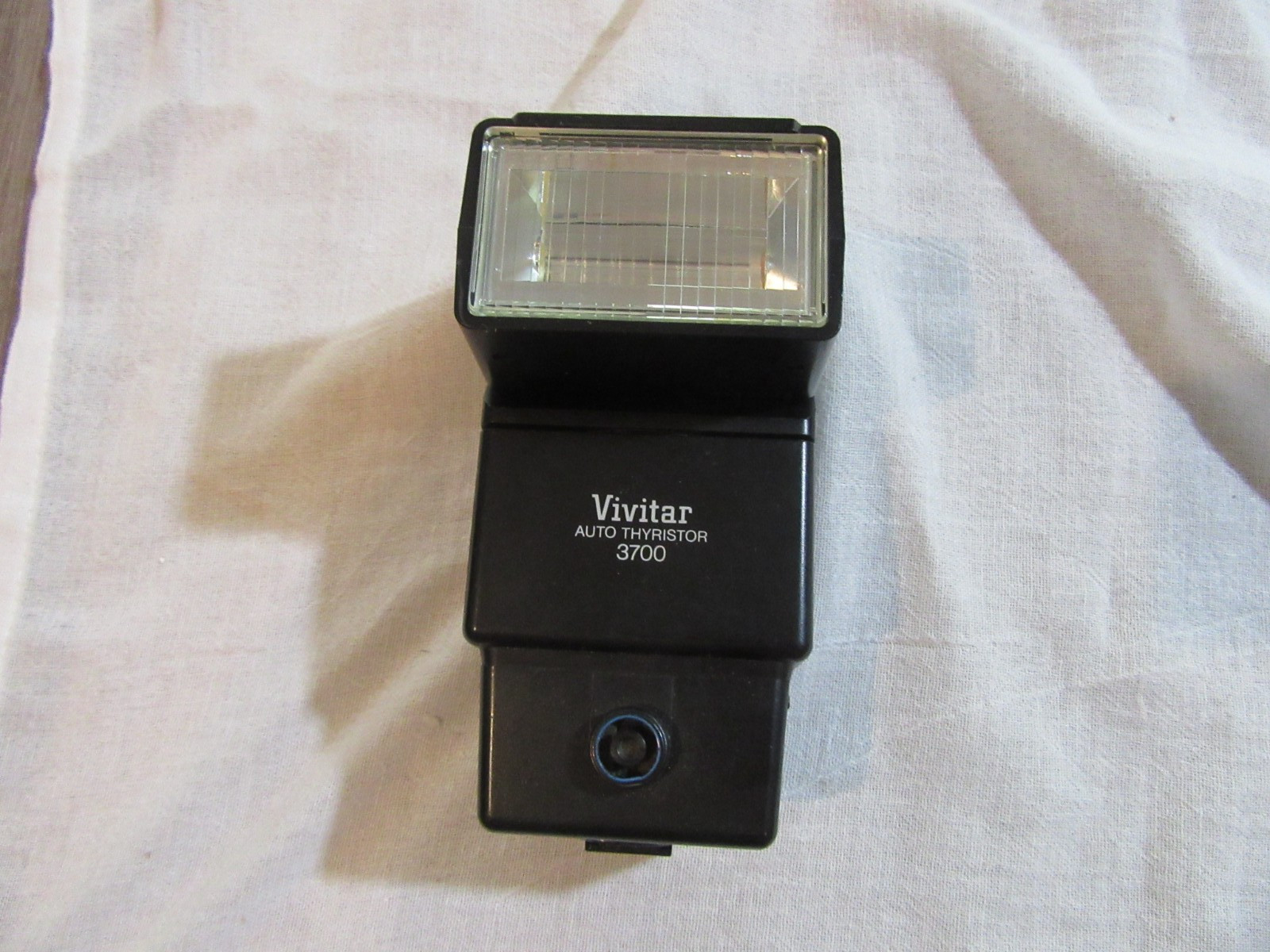 Vivitar Auto Thyristor 3700 Flash for Pentax Works Great Clean Battery Compartme
