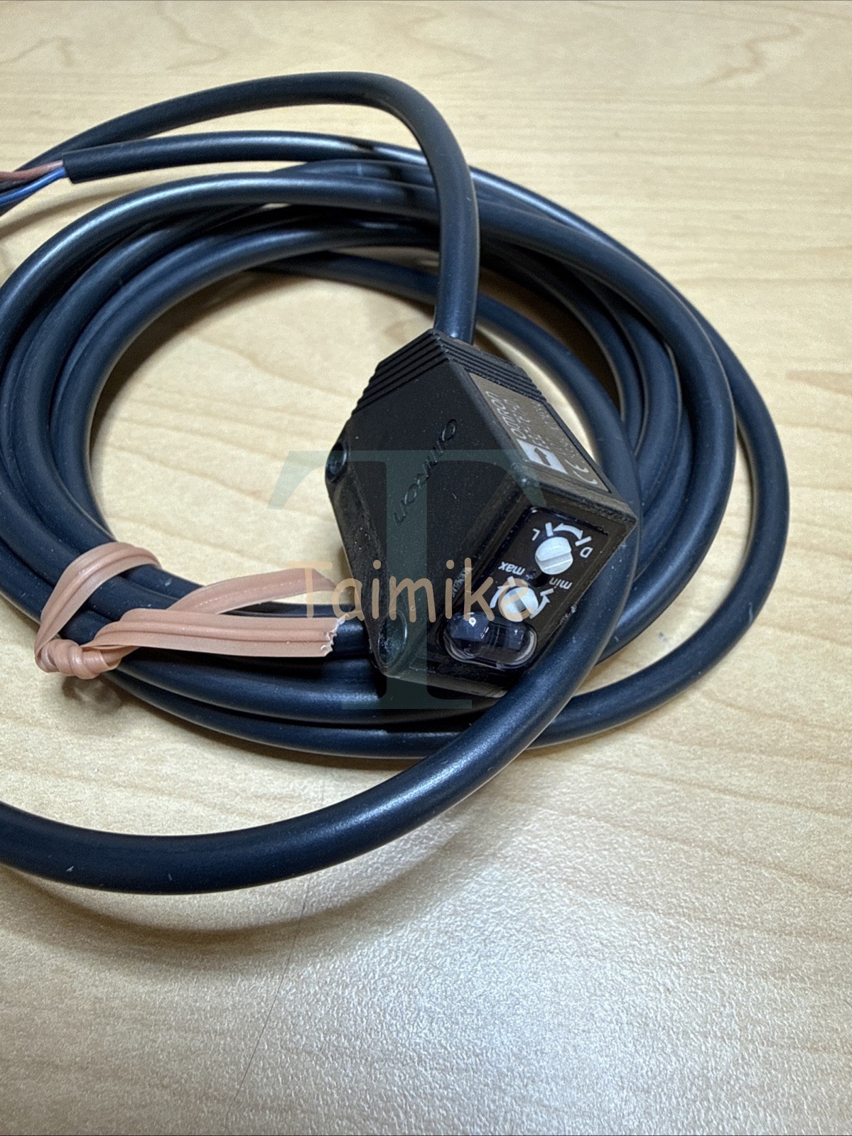 Omron E3Z-T61-D Thru-Beam Photoelectric Sensor