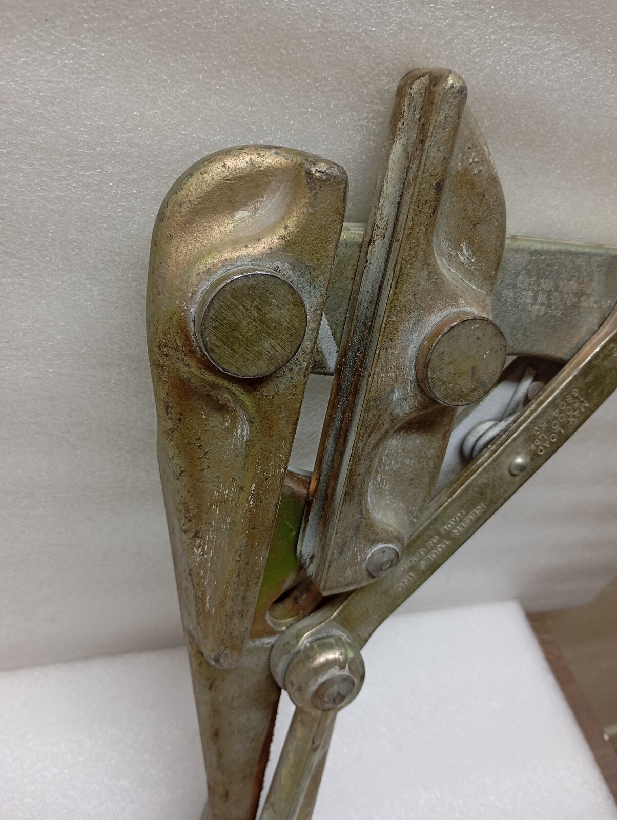 KLEIN TOOLS CAT: ND.1628-17 Chicago Grip High Strength Cable Puller 50-75IN