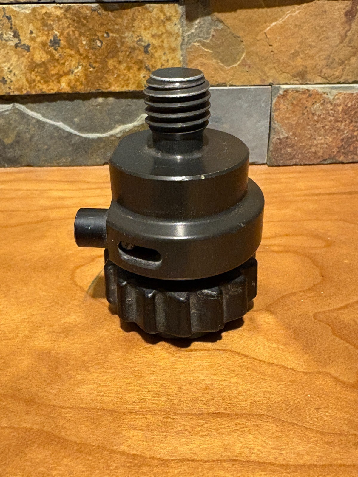 Leica GAD31 screw-to-stub adapter