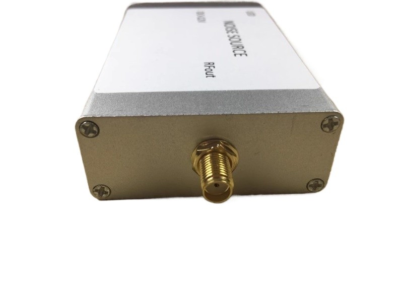 1 ~ 3.5GHz Noise Signal Generator Noise Source Simple Spectrum Tracking Source