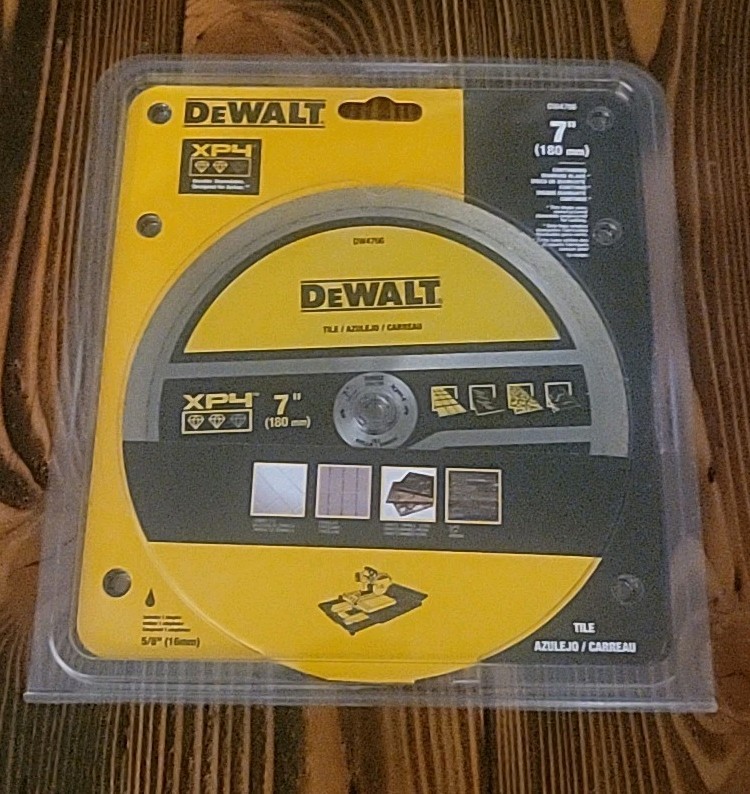 DEWALT DW4766 7'' By .060'' Wet Continuous Diamond Tile Saw Blade -NEW-