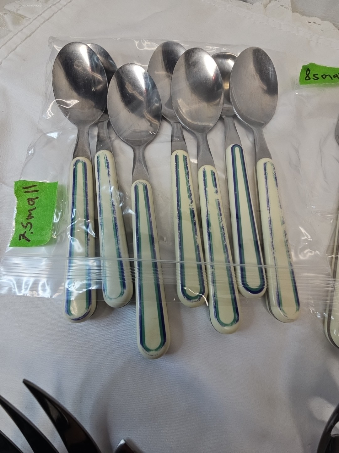 Pfaltzgraff JUNIPER 38 Pc Plastic Handle Stainless Flatware w Serving Pcs.