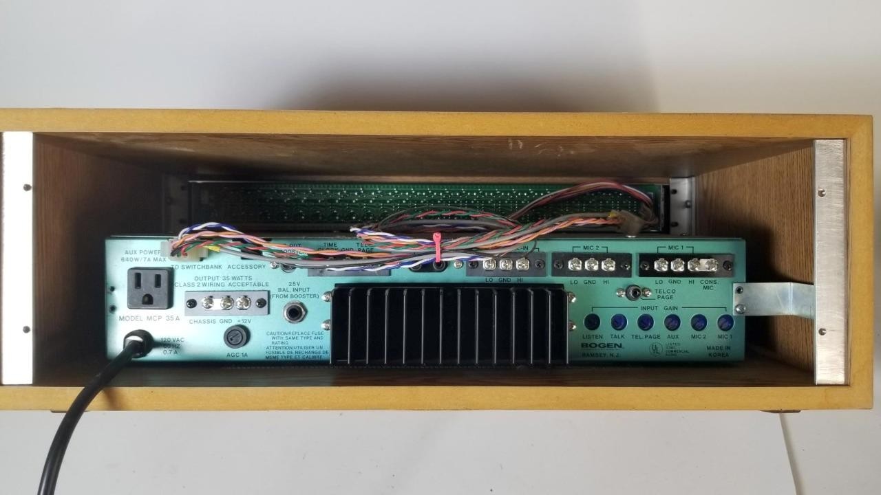 Bogen P135A Switchbank Desktop Intercom With SBA225 and MCP35A