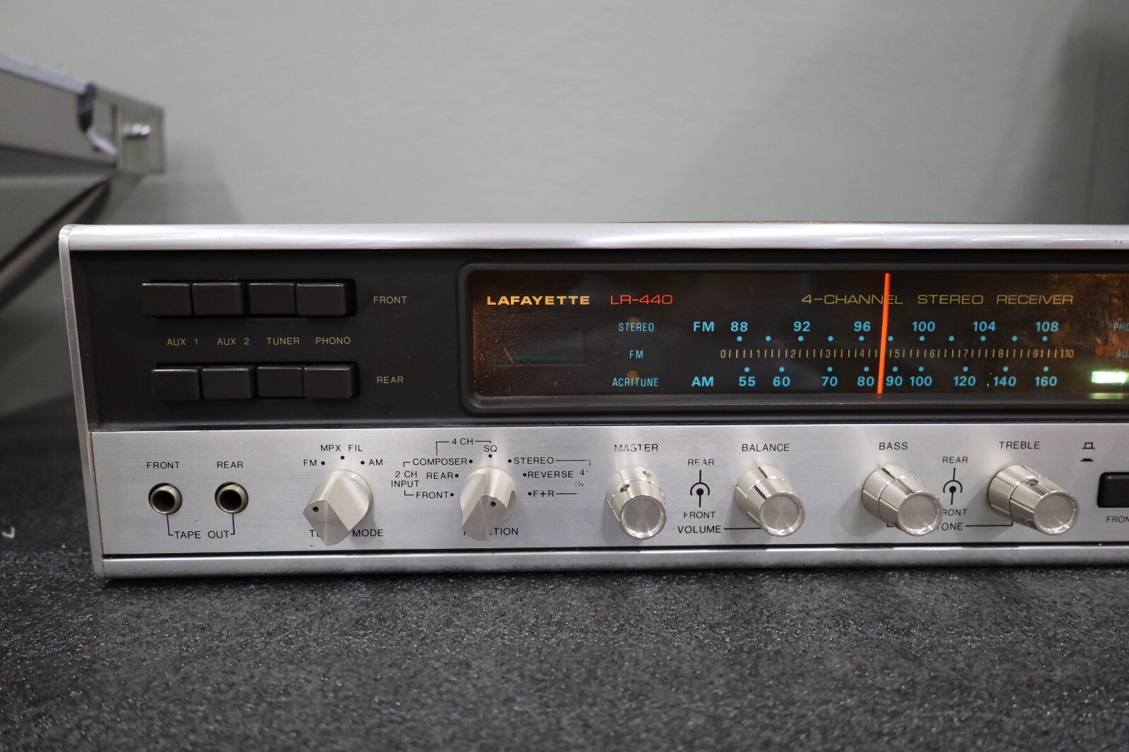 Lafayette Stereo Receiver Model LR-440 LIGHTS UP- Working