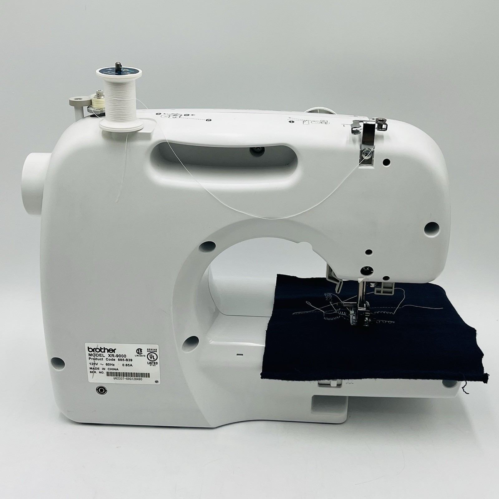 Brother XR9000 Computerized Sewing Machine LCD 80 Stitches With Case & Pedal