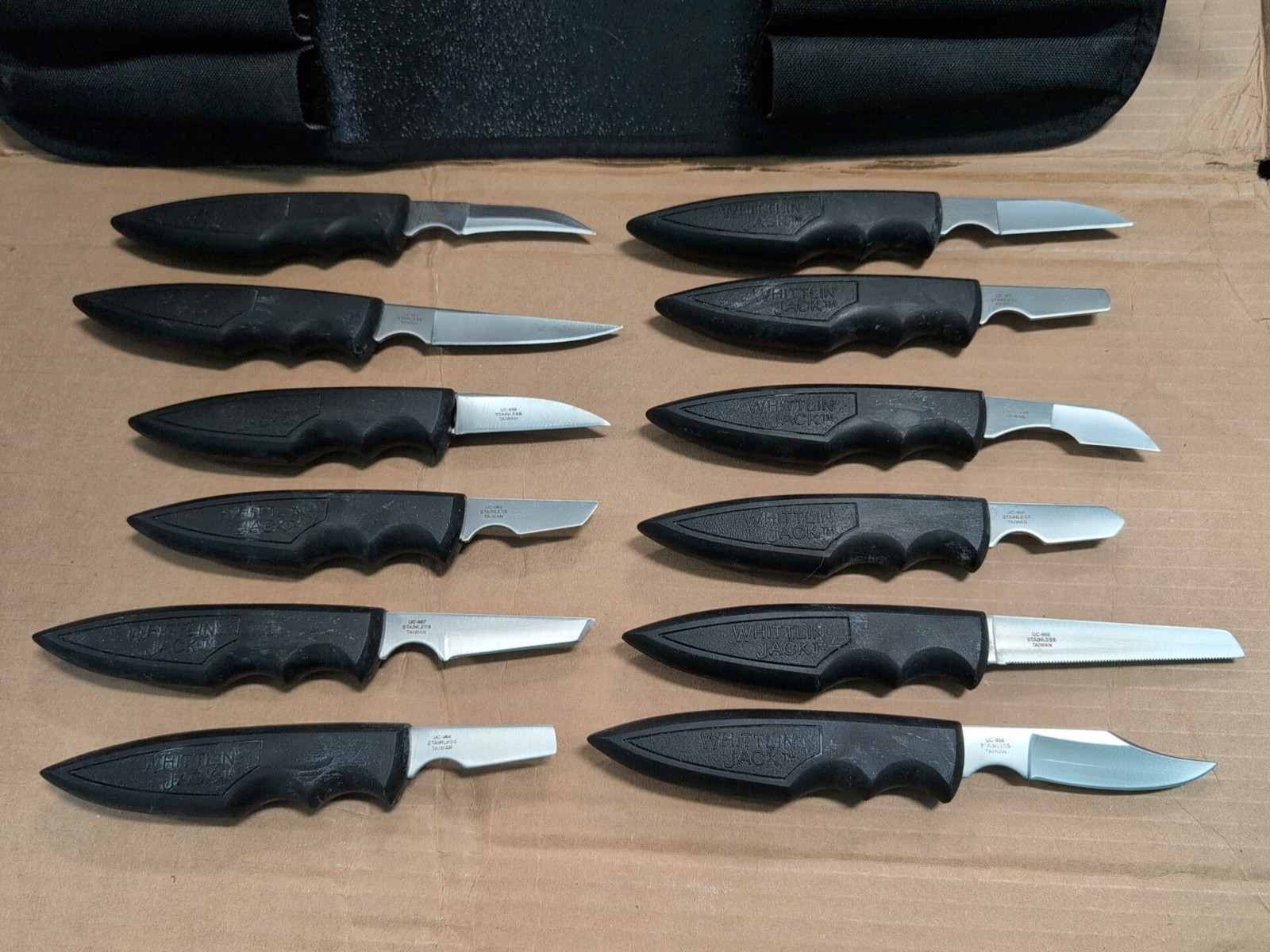 Whittlin Jack Carving Set-12 Knives Case  Black Plastic Handles