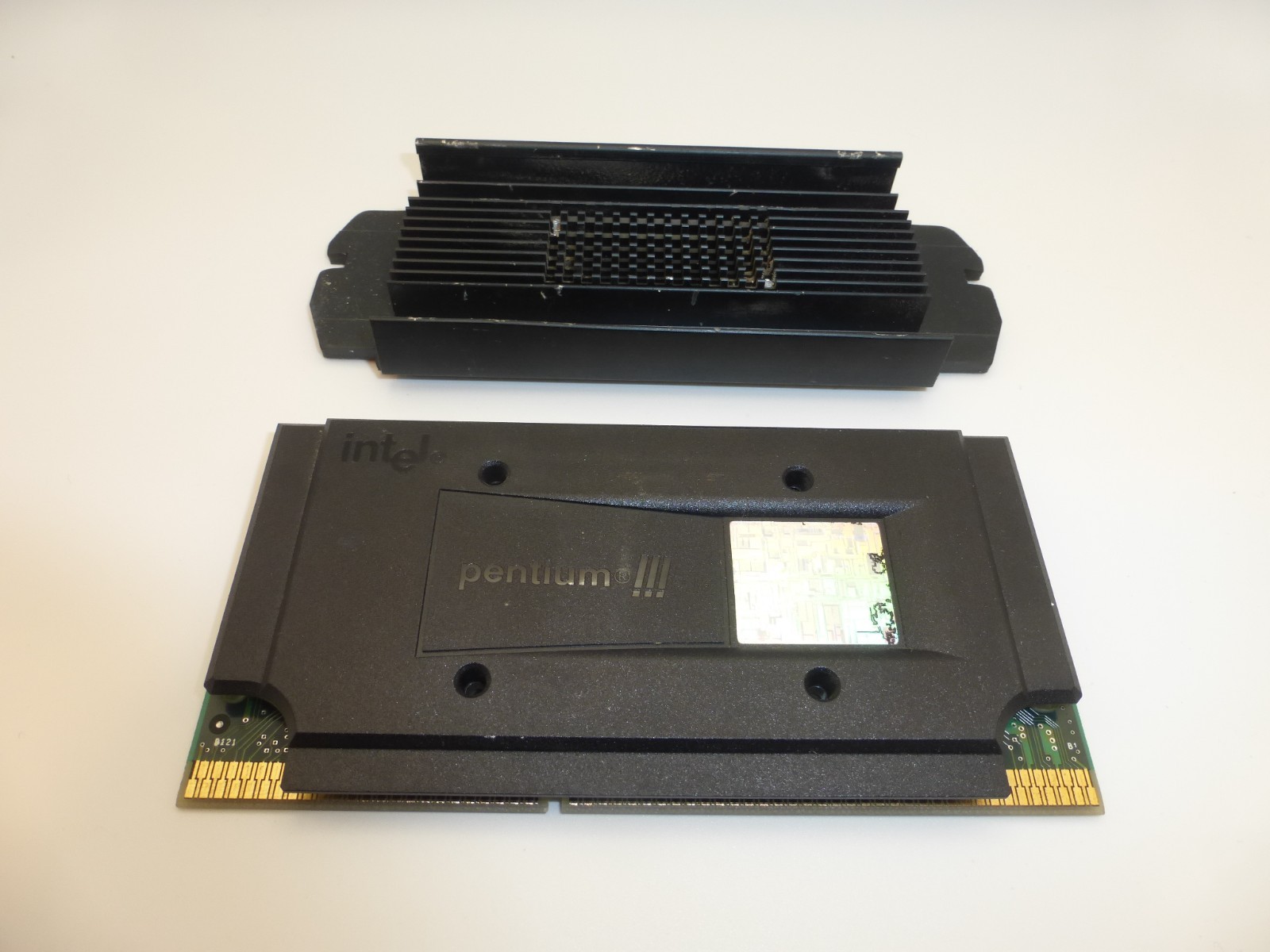 Intel Pentium III 700MHz Slot 1 CPU SL3S9 Tested Working Vintage PC