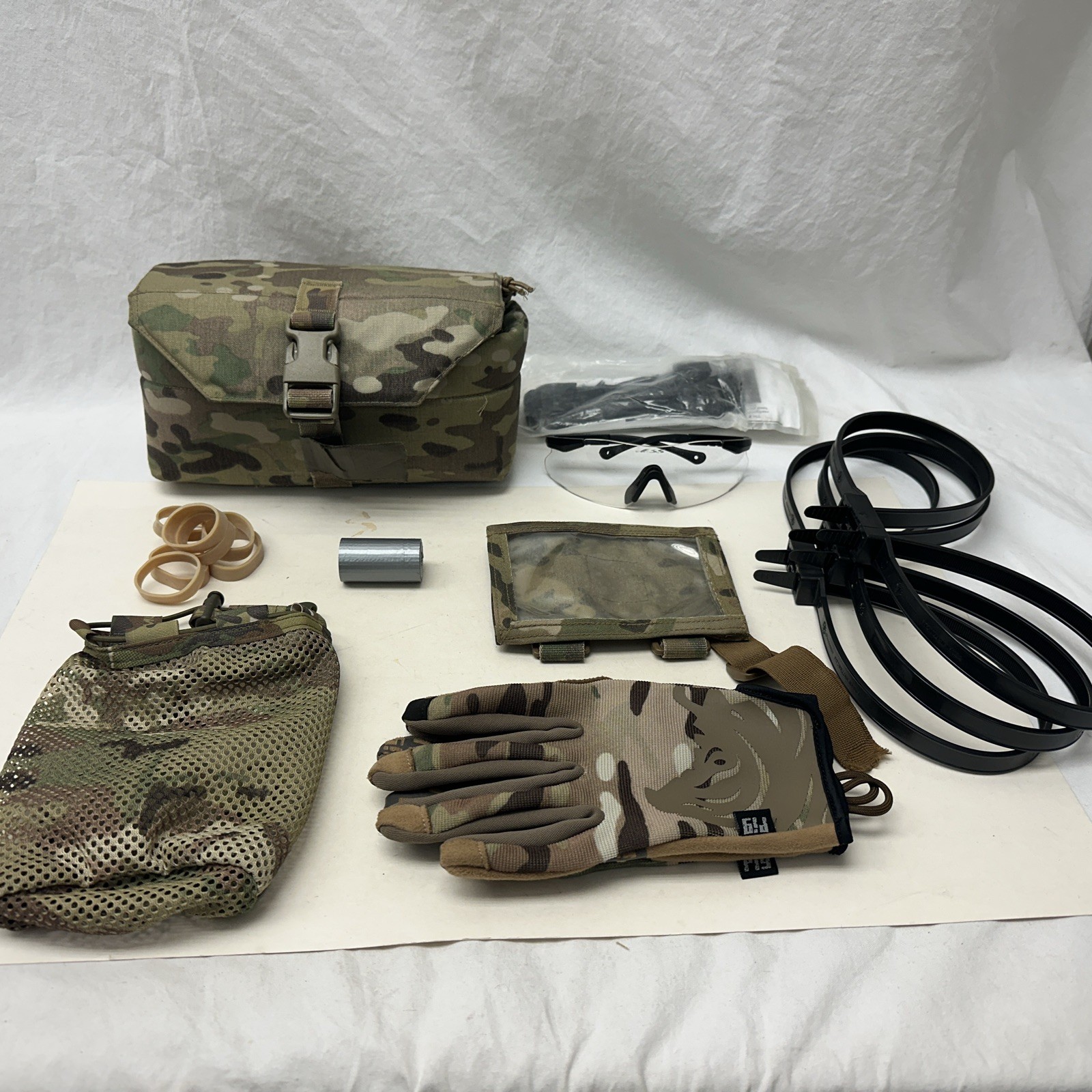 Special Operations Forces Soldier Lot Crye Multicam Gloves ESS TQ Cuff Pouch Lot