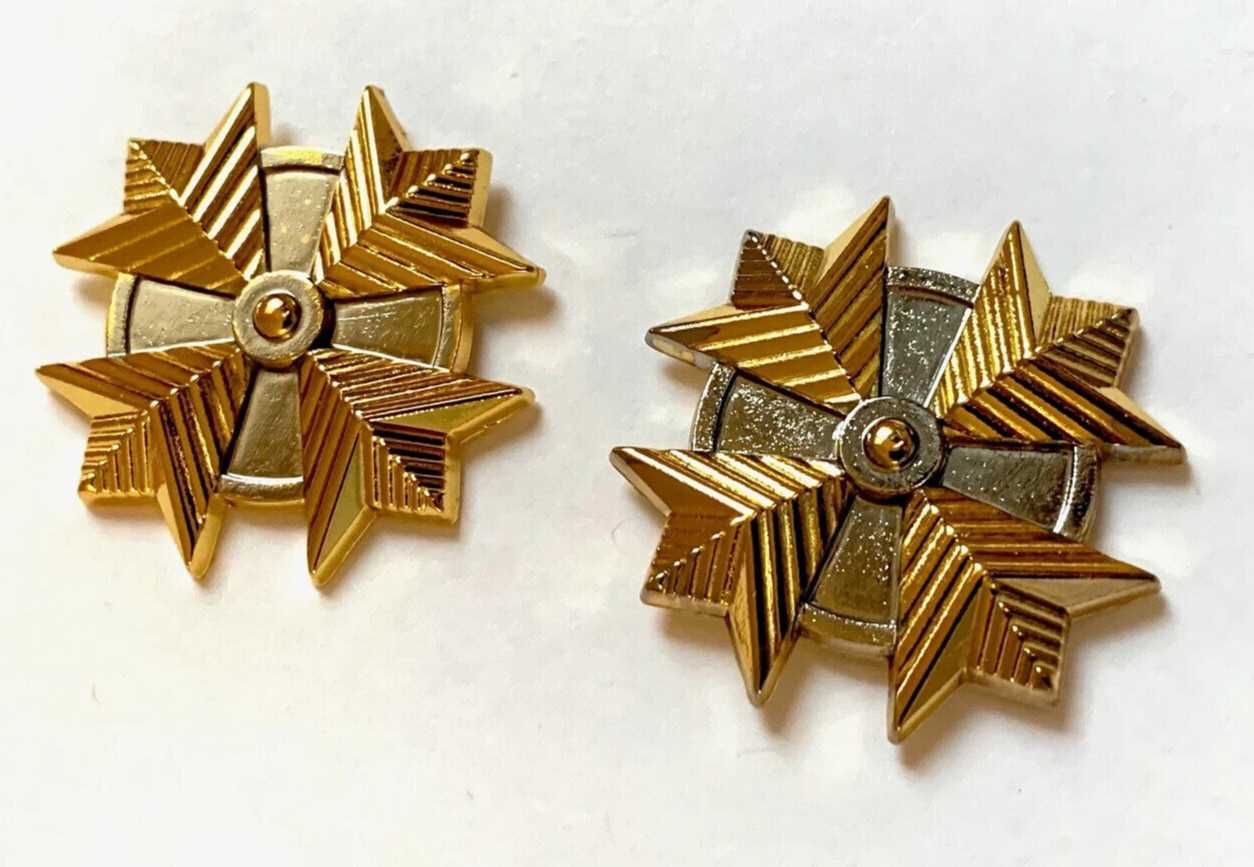 DELUXE Star Trek Vice Admiral Metal Rank Pin Set of 2- Movies II-VI Era