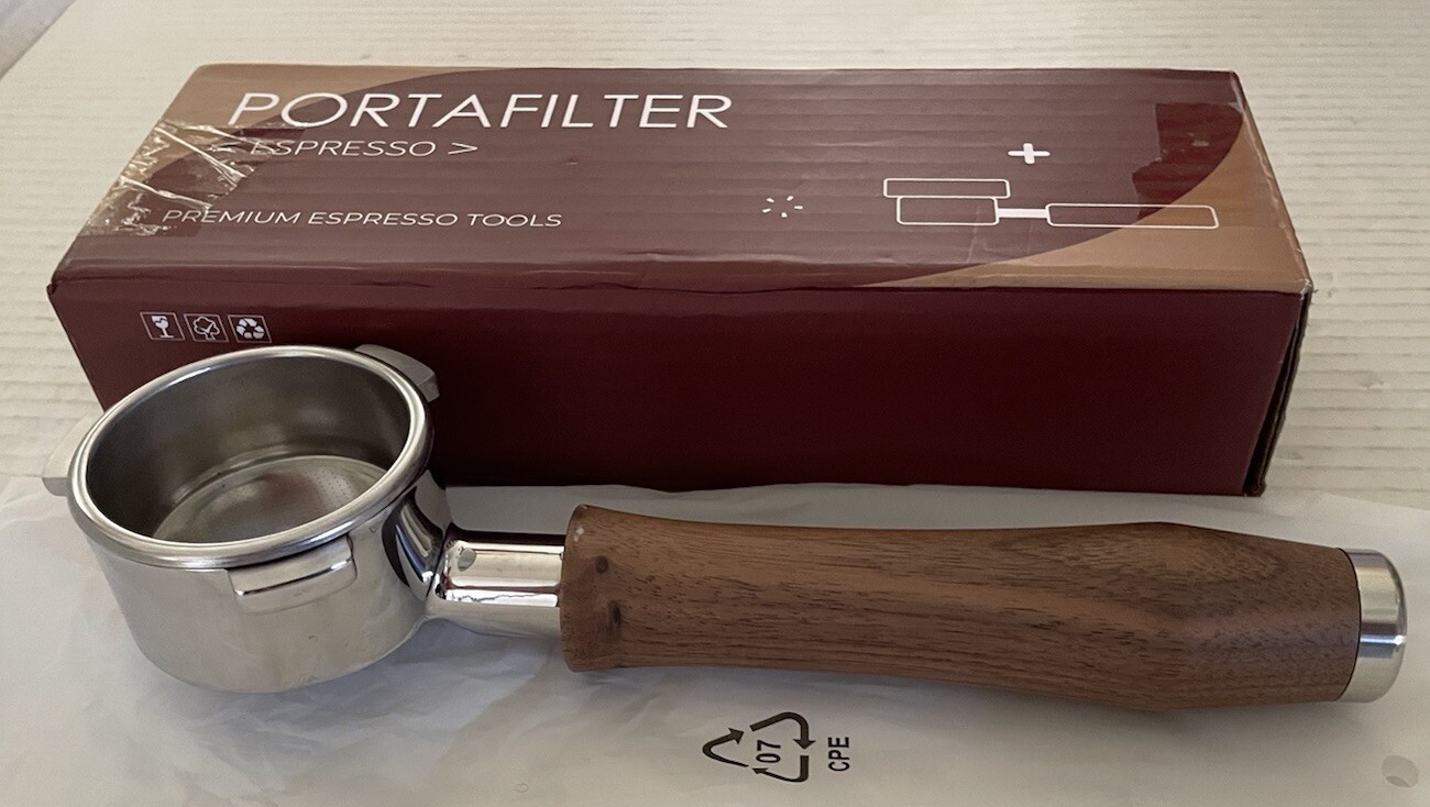 Bottomless Portafilter missing Puck Screen.