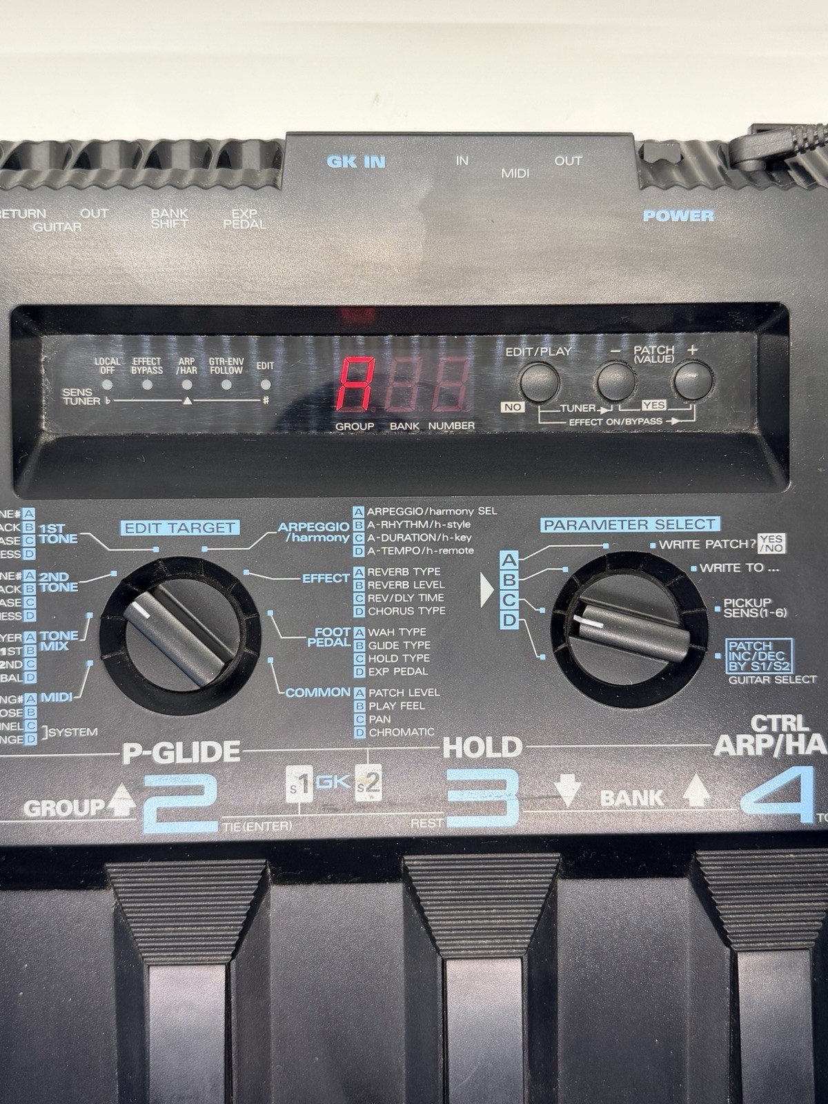 Roland GR-30 Guitar Synthesizer Processor Multi Effects Pedal w/ Power Supply
