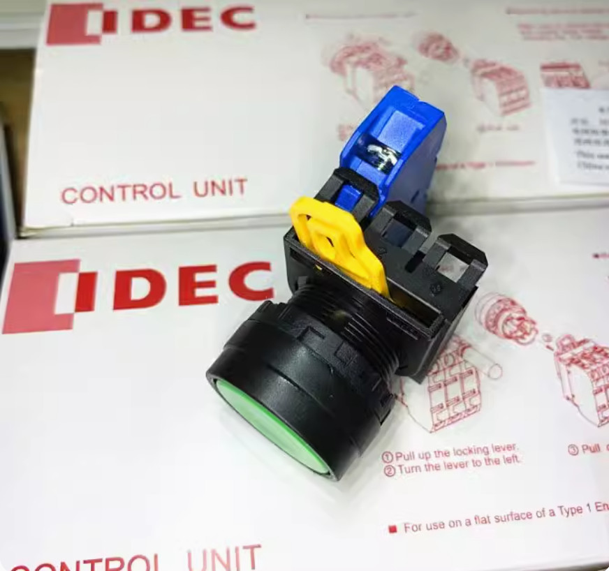1PC New IDEC Push button switch YW1B-M1E30B 3NO black #LL