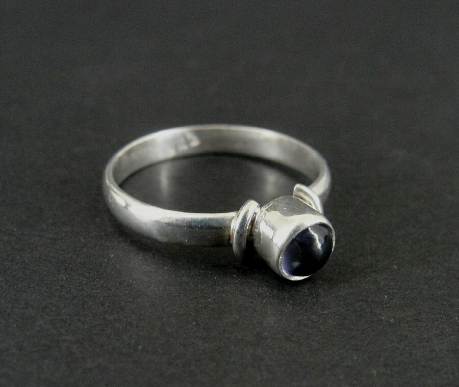 Ring Silver Amethyst Pale Purple Stone Sterling 925 Size 7 1/2 Band Ring