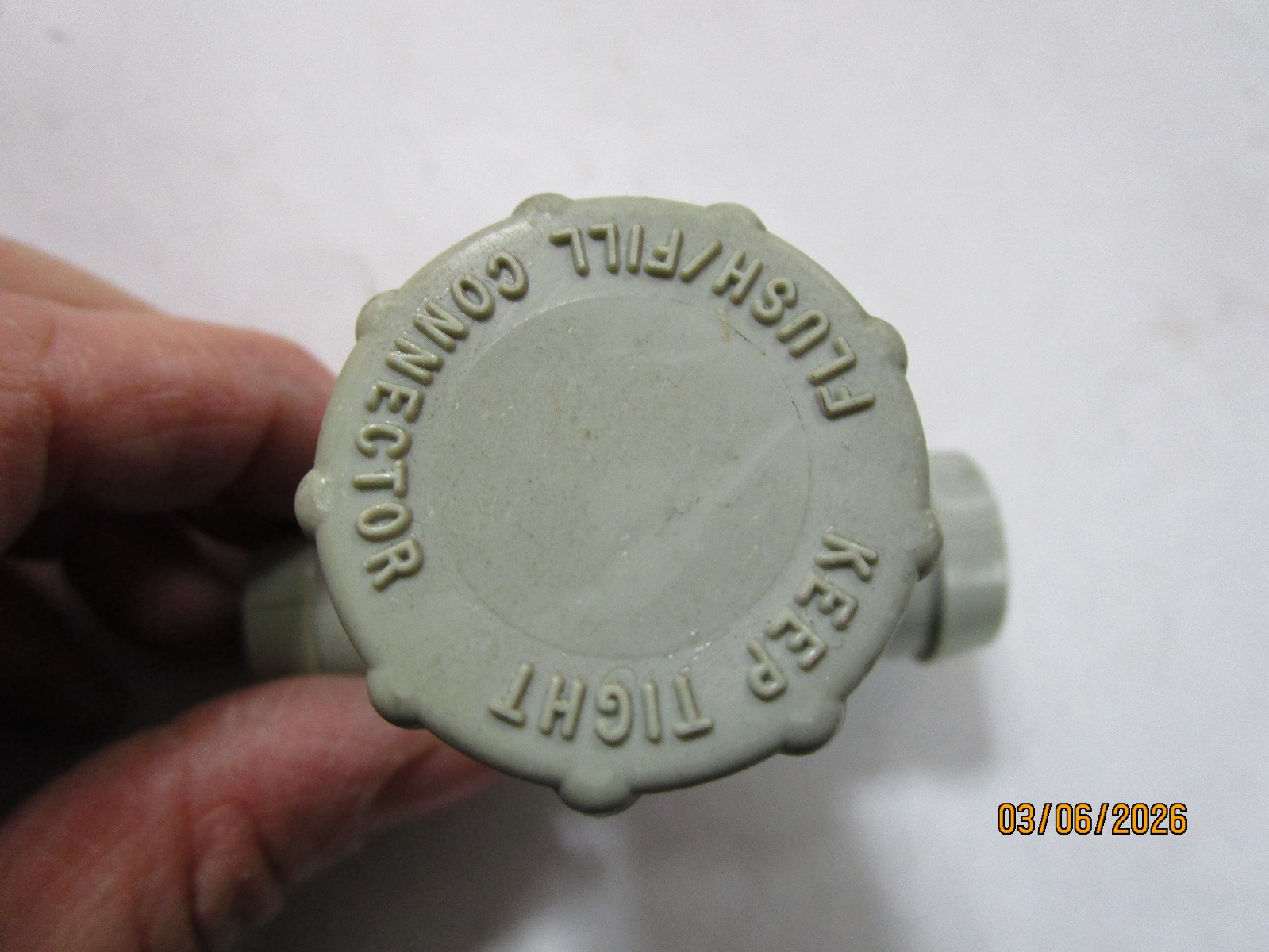 Engine Coolant Flush Needa 47120 (white, no factory packaging)