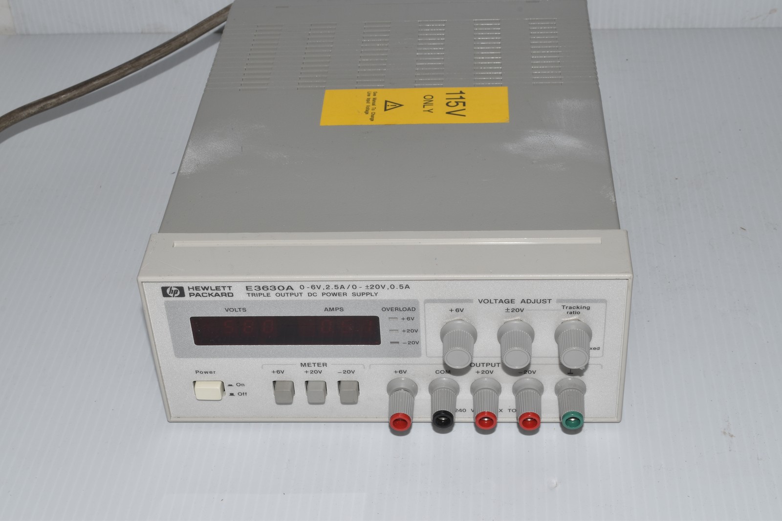 Hewlett Packard E3630A Triple Output DC Power Supply +/-20V .5A   (OVF64)