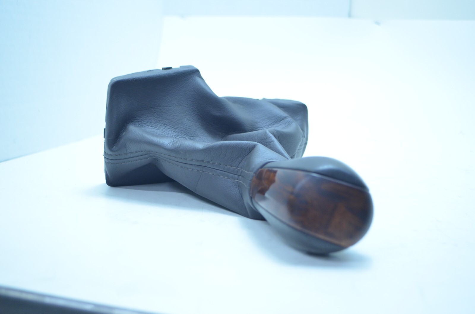 10-13 BUICK LACROSSE AUTOMATIC TRANSMISSION SHIFTER BOOT OEM