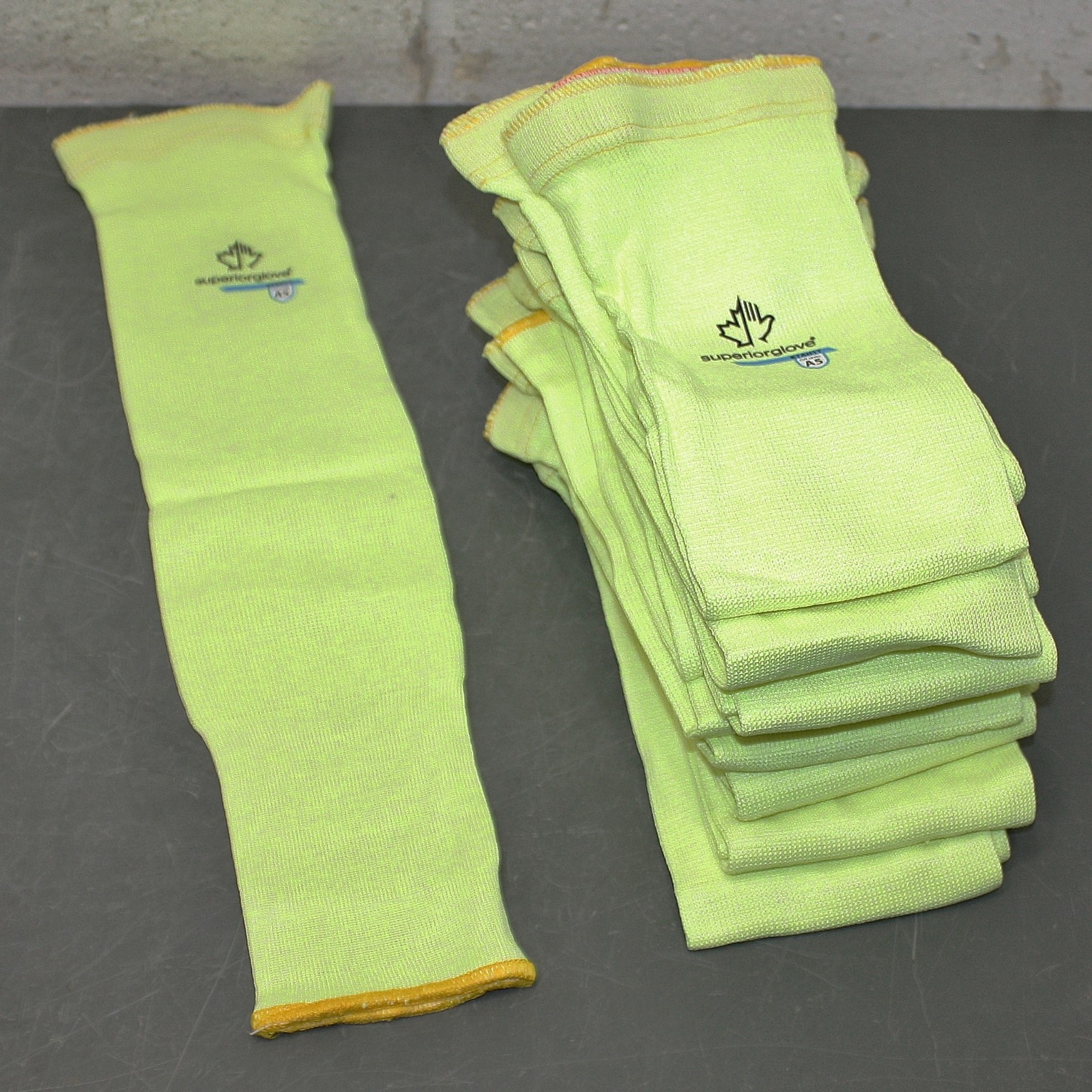 (11 Pairs) Superior Glove High Visibility 18" Sleeve KTAH1T18-M, Tapered, A5 Cut