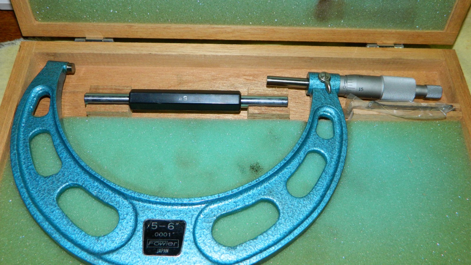 Fowler 52-240-006-1 Outside Micrometer, 5-6" Range, .0001" Graduation (G22)