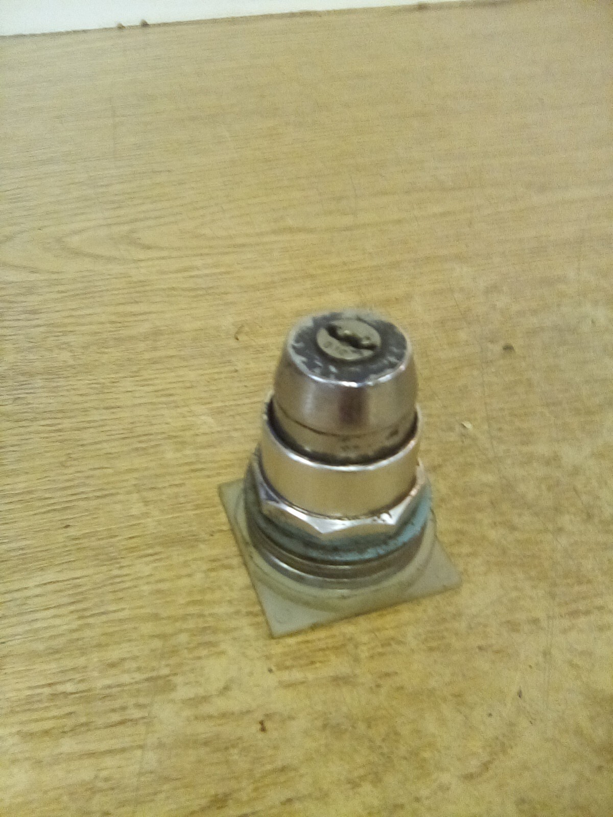 Square D C65122-217 Selector Switch "NO KEY"
