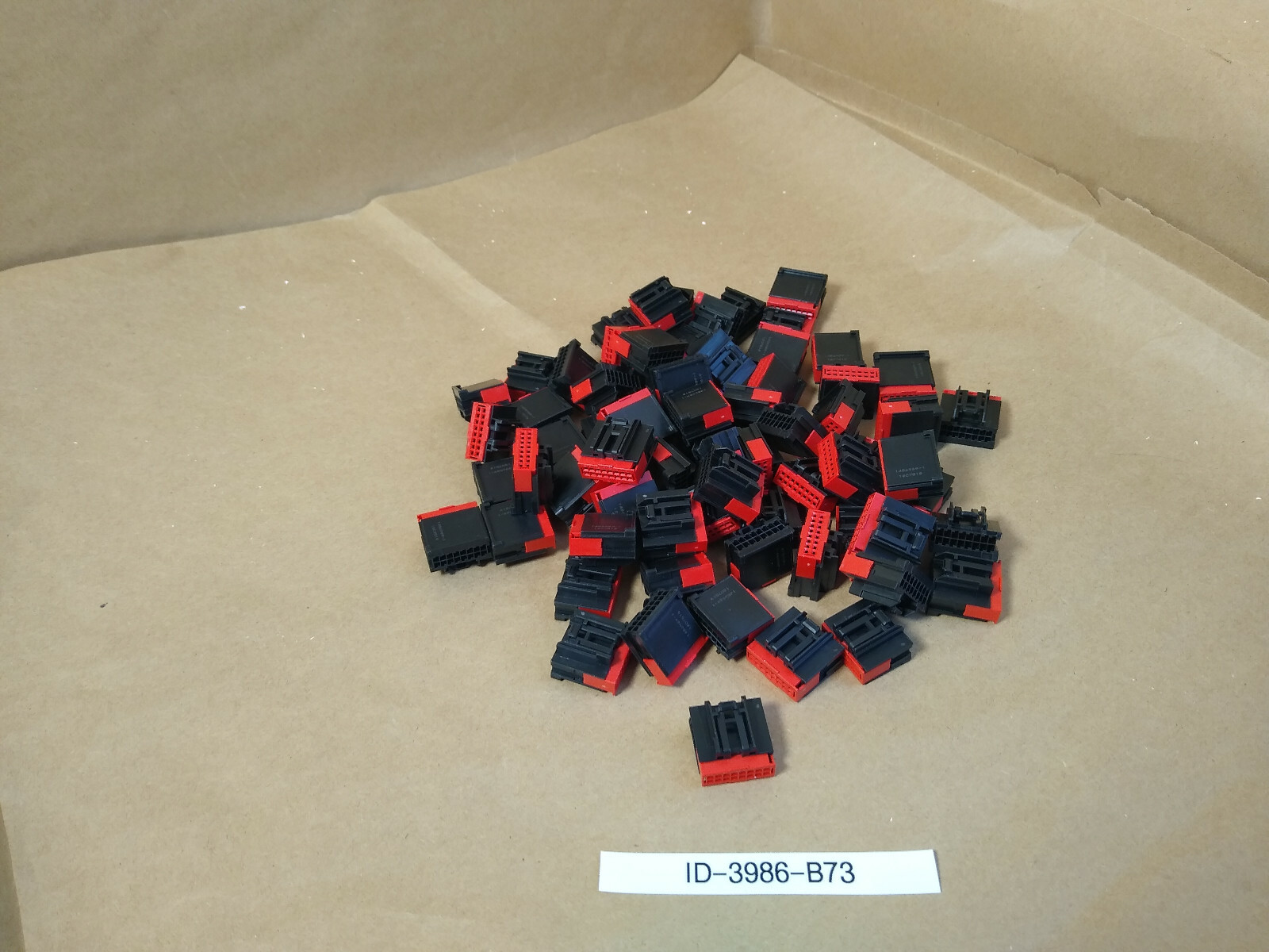 NEW Lot of 70 Automotive Connector Housing FEMALE 1456989-1 16-Position (2x8)