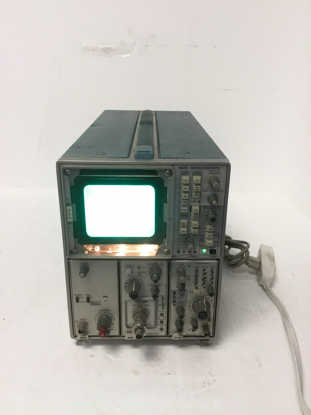 Tektronix 7623 Oscilloscope 5" Screen w/Amplifier, Sampling Unit & Delaying Base