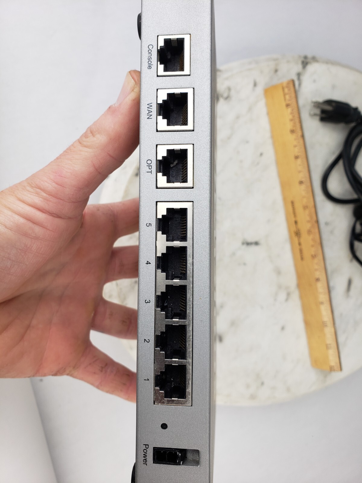 SonicWall TZ-180 Total Secure VPN Firewall Security Router Wireless & 12 Volt