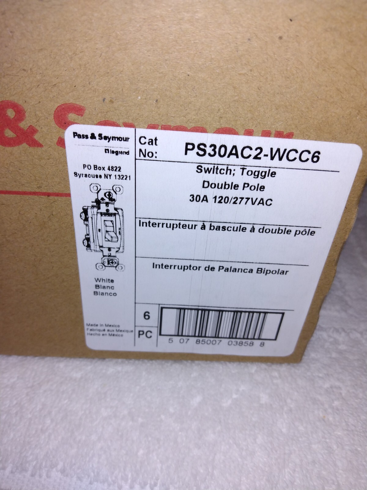 INDUSTRIALegrand® Pass & Seymour® 30-Amp 2 POLE White Toggle Light Switch
