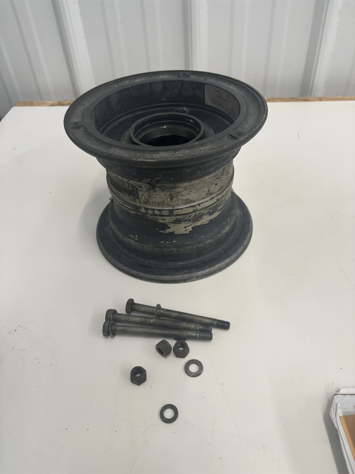 66 Cessna 150 F Cleveland 600-6 6.00-6 600 6.00 x 6 wheel rim hub 40-97