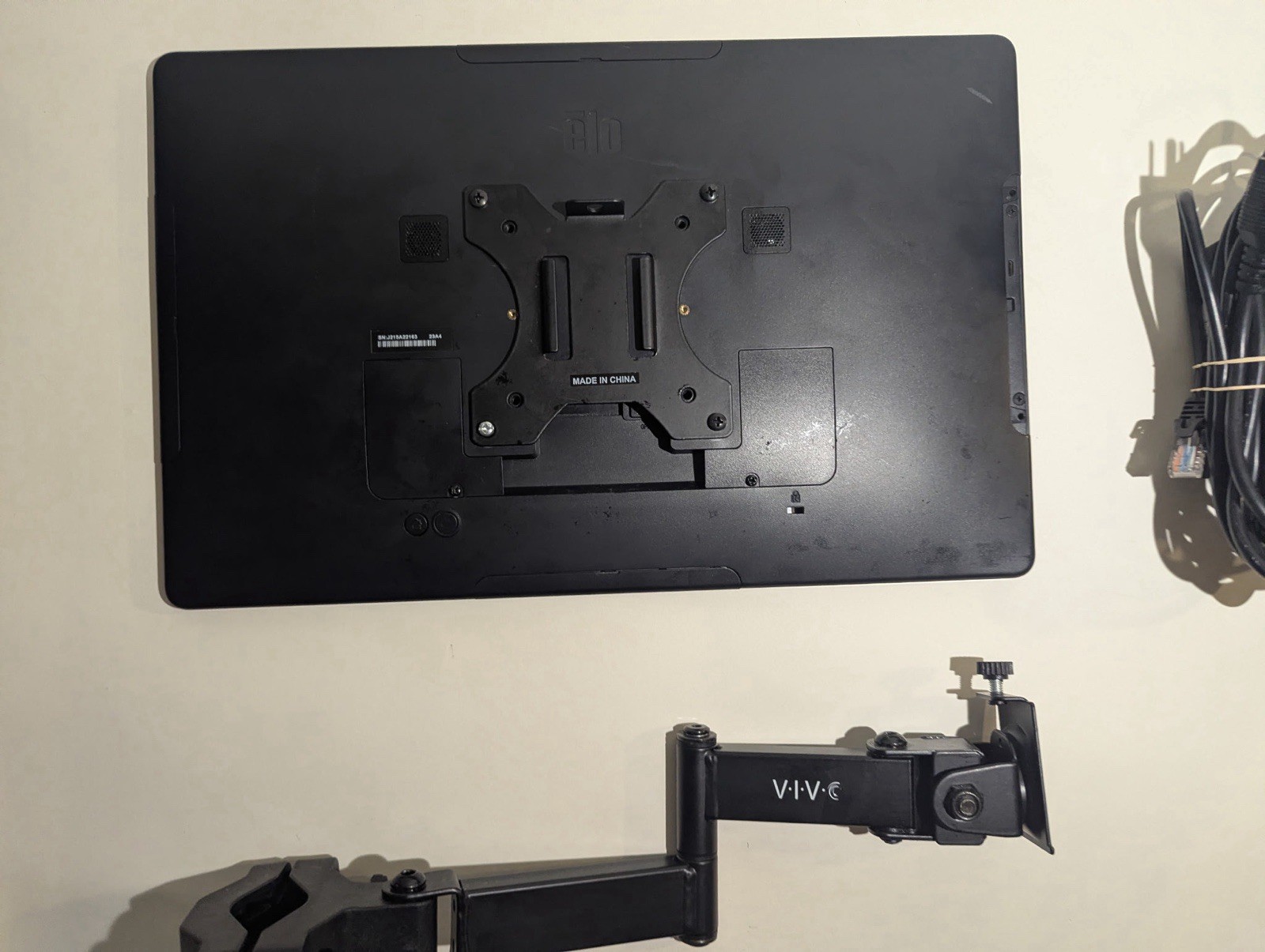 Toast Flex POS 15" ELO V4 KDS Touch Screen Kitchen Computer - With Wall Mount