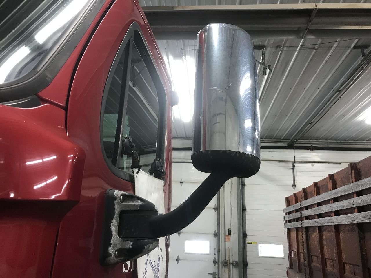 2008-2020 Freightliner CASCADIA POLY/CHROME Left/Driver Door Mirror - Used