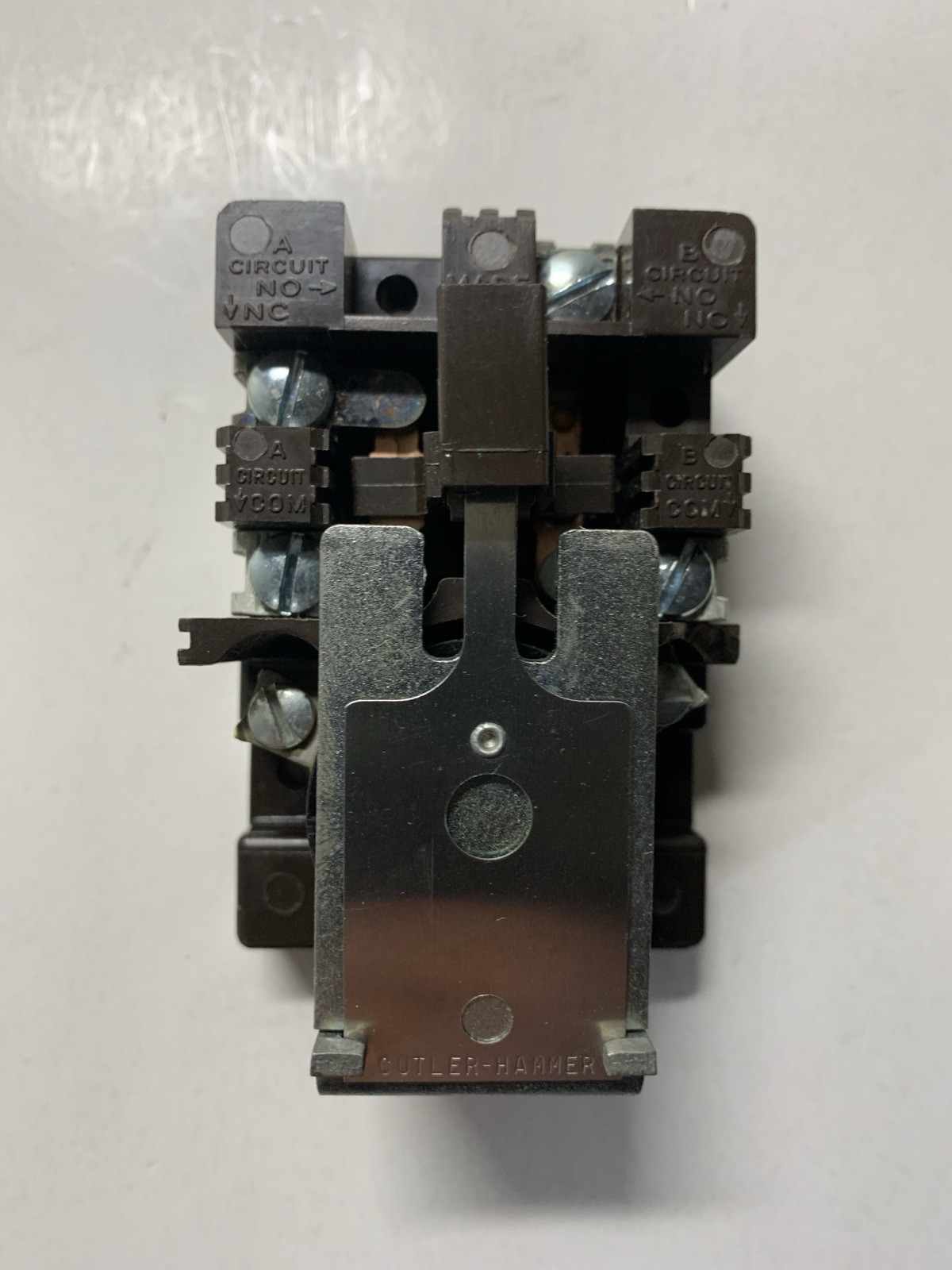 CUTLER HAMMER 9575H2614A  12v, 2POLE, 1PH, 1NC/1NO, Relay, 12AMP