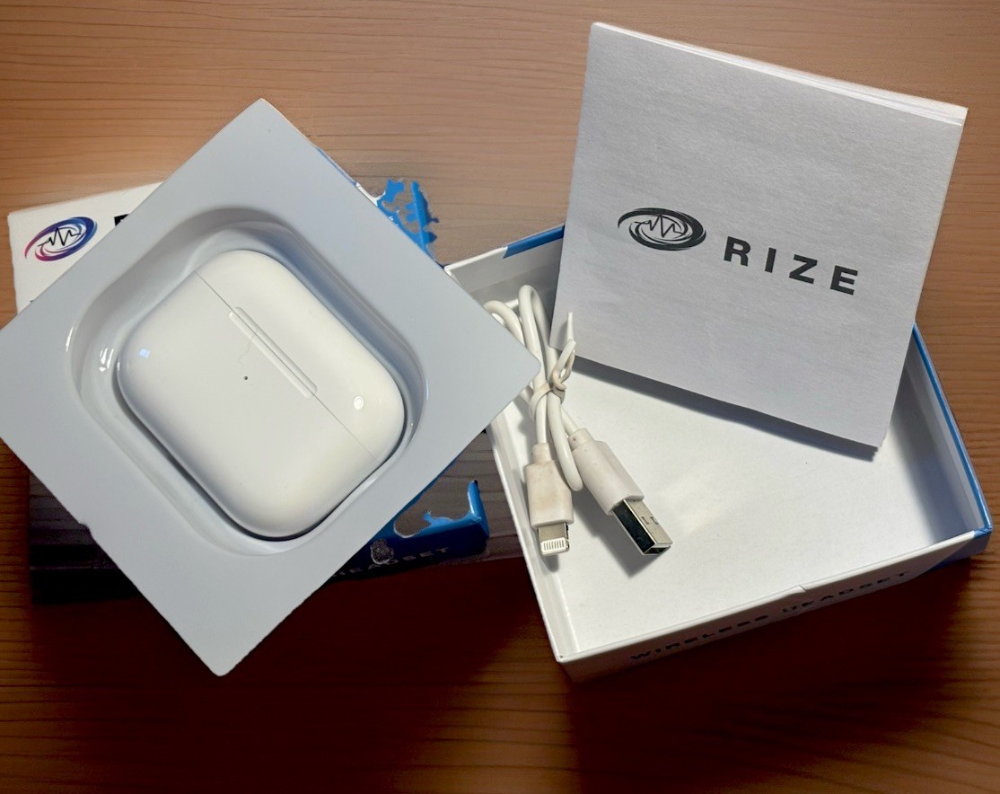 RIZE WIRELESS HEADSET/EarBuds w/charging Station NEW in Box