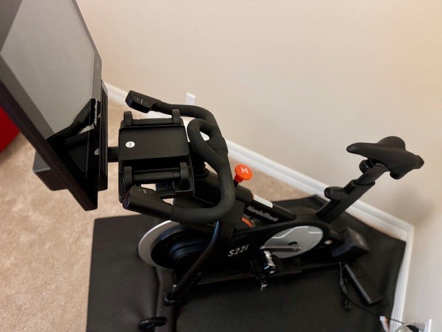 NordicTrack S22i Studio Cycle with 22" Rotating Smart HD Touchscreen Screen -...